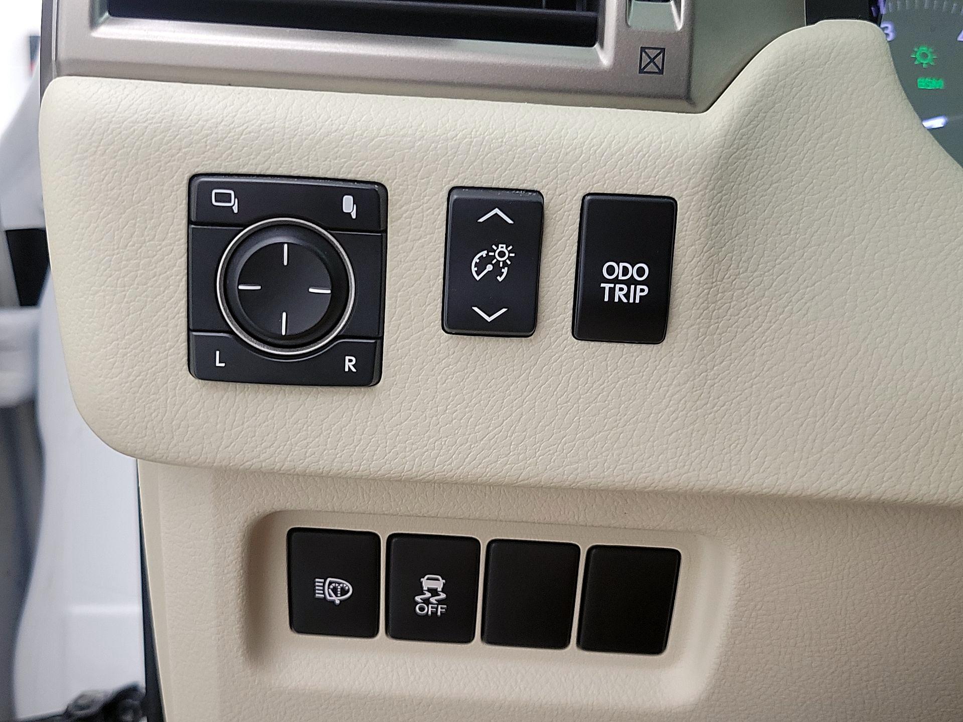 Thumbnail: 2016 Lexus GX - 13