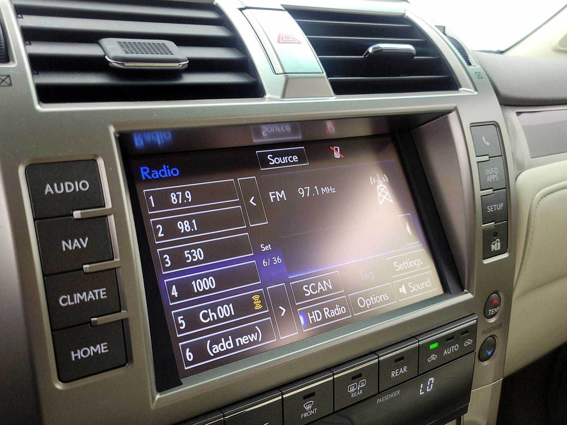 Thumbnail: 2016 Lexus GX - 16
