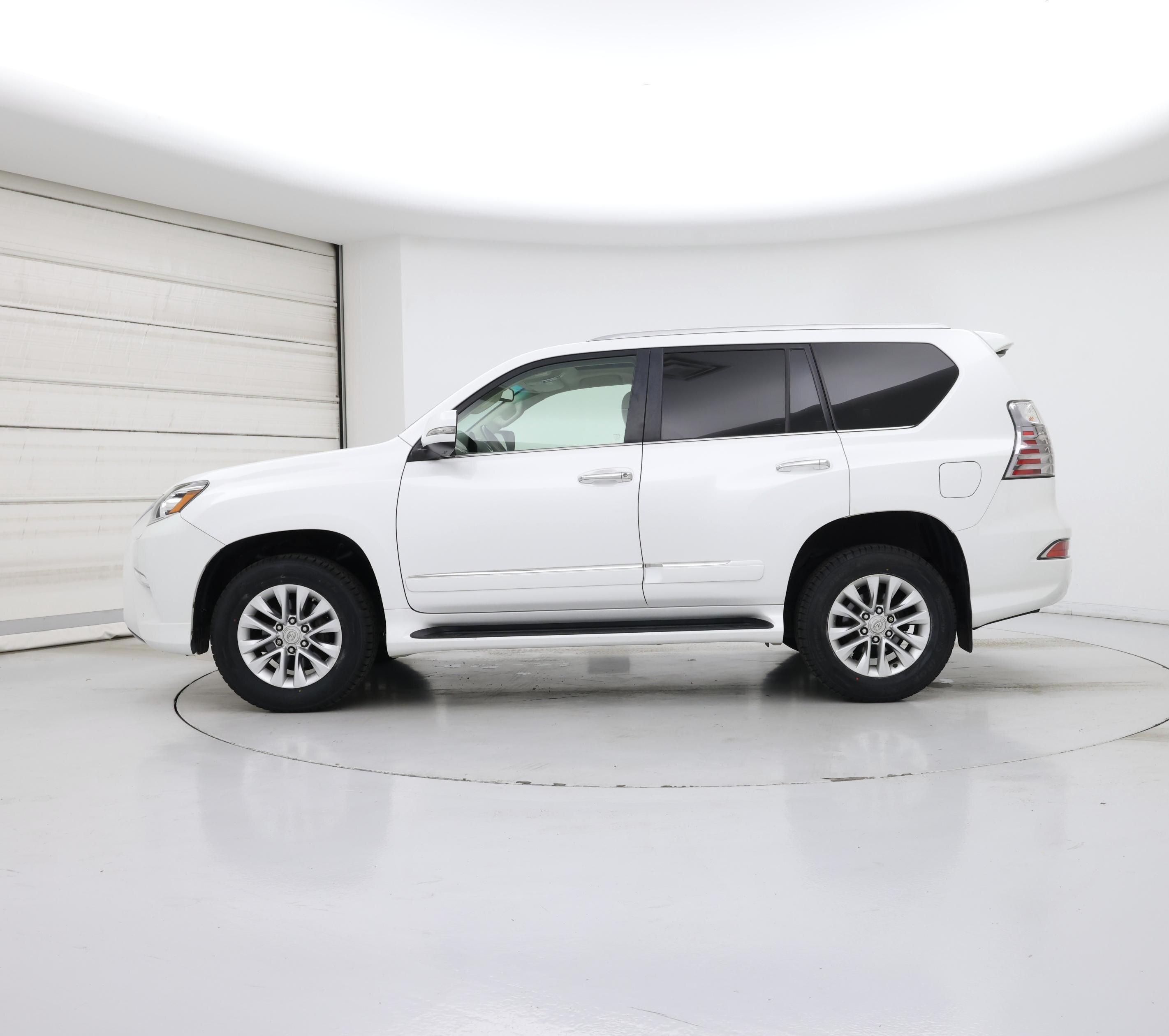 Thumbnail: 2016 Lexus GX - 3