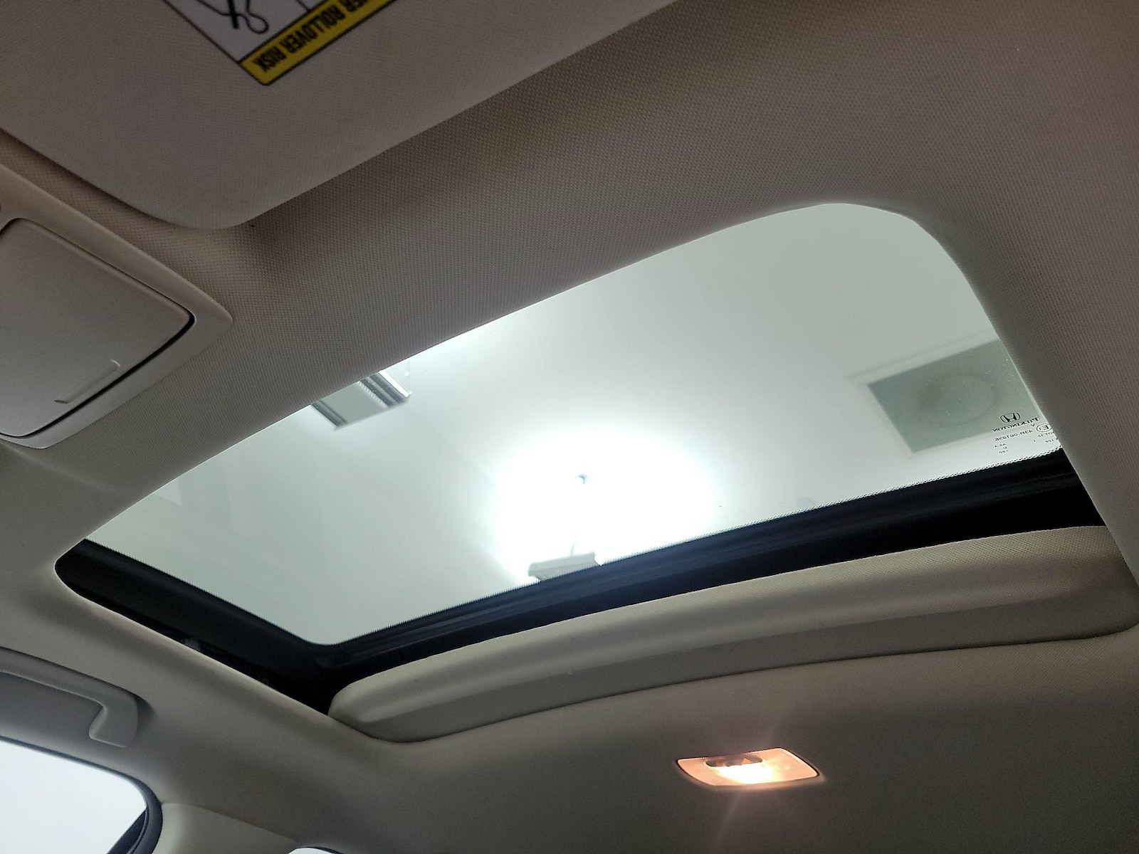 Sunroof(s) & Overhead Airbags