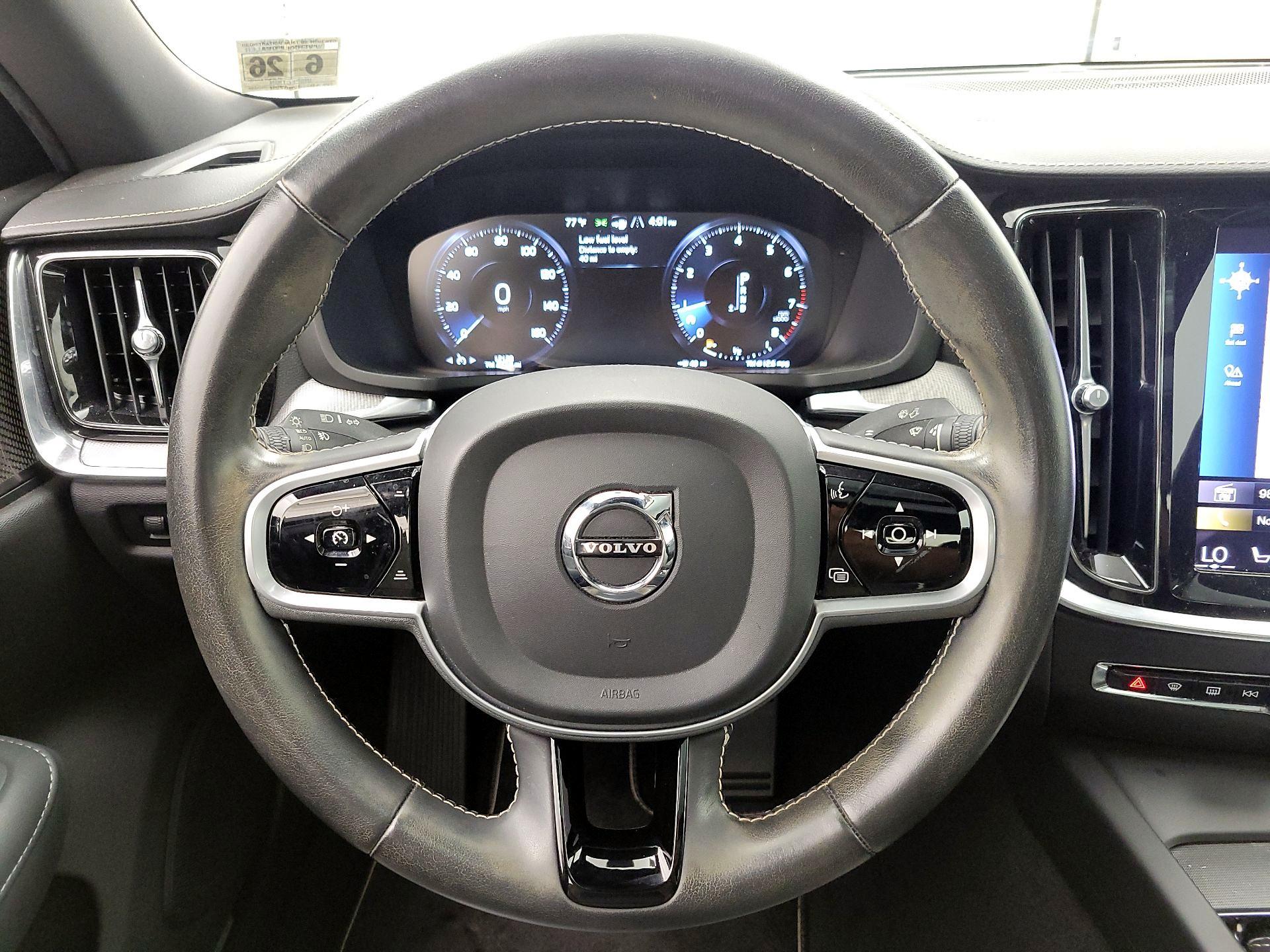 Thumbnail: 2021 Volvo S60 - 10