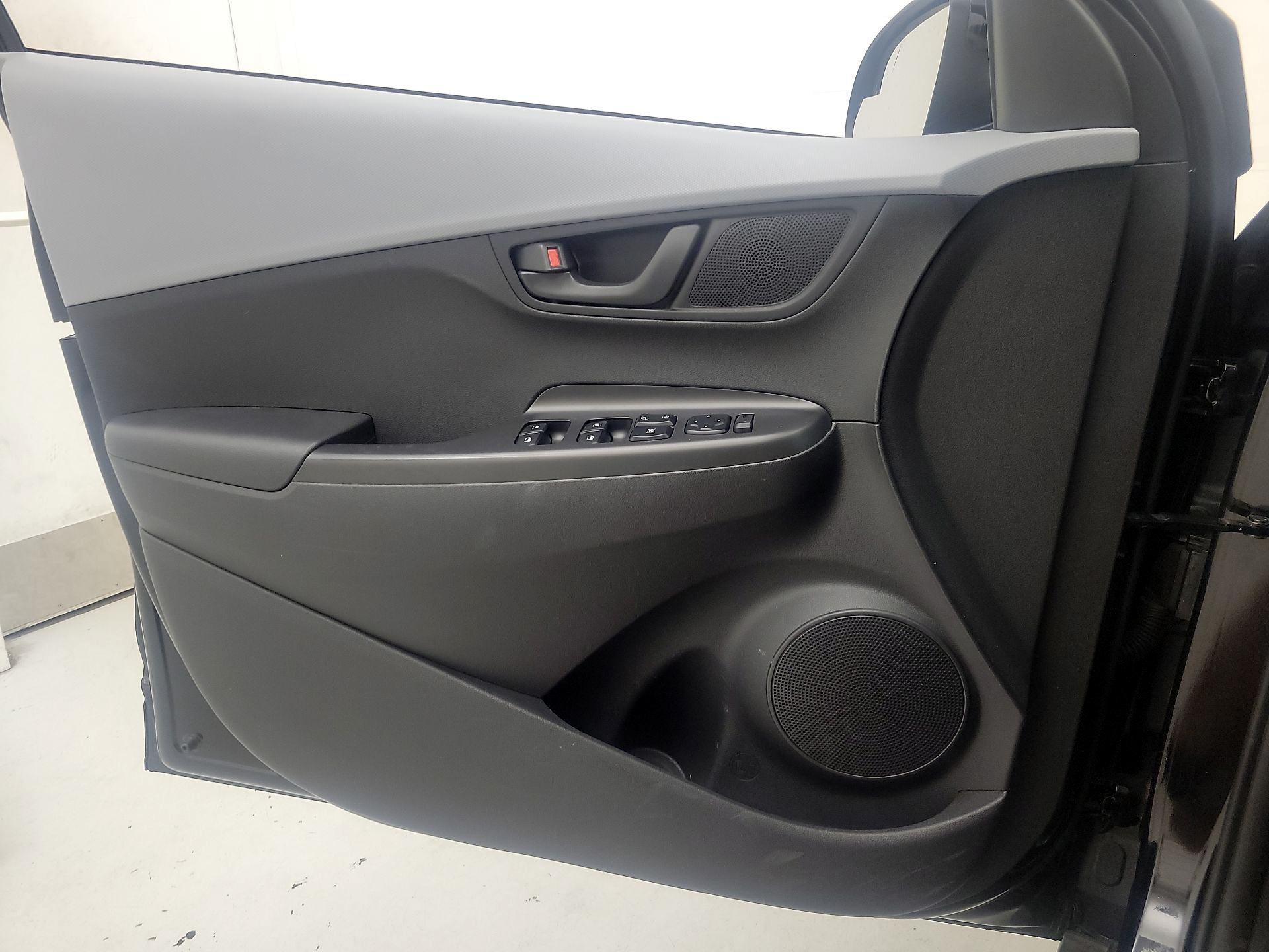 Thumbnail: 2021 Hyundai Kona - 12