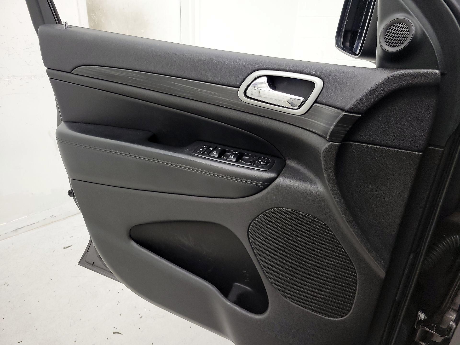 Thumbnail: 2019 Jeep Grand Cherokee - 12