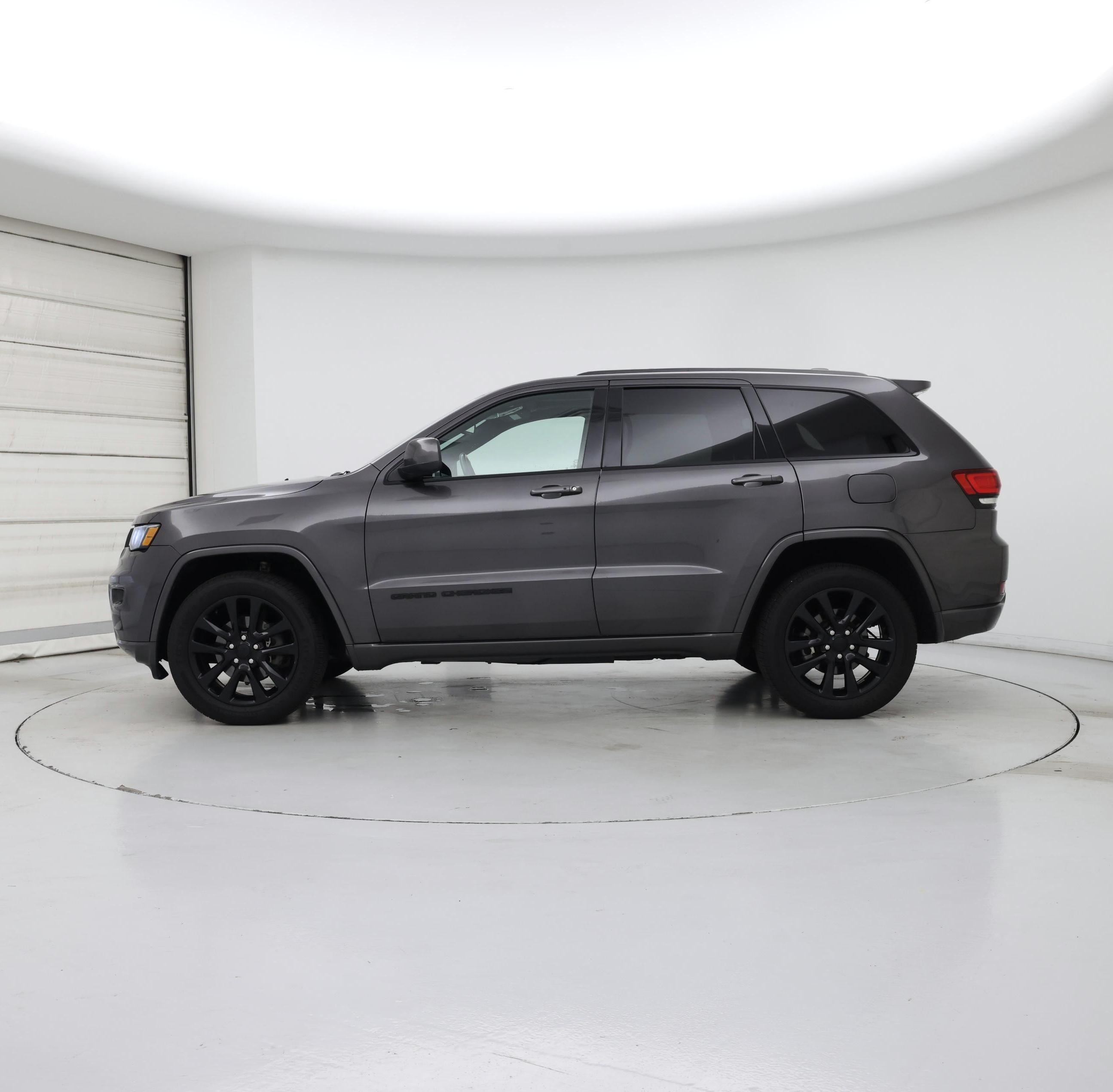 Thumbnail: 2019 Jeep Grand Cherokee - 3