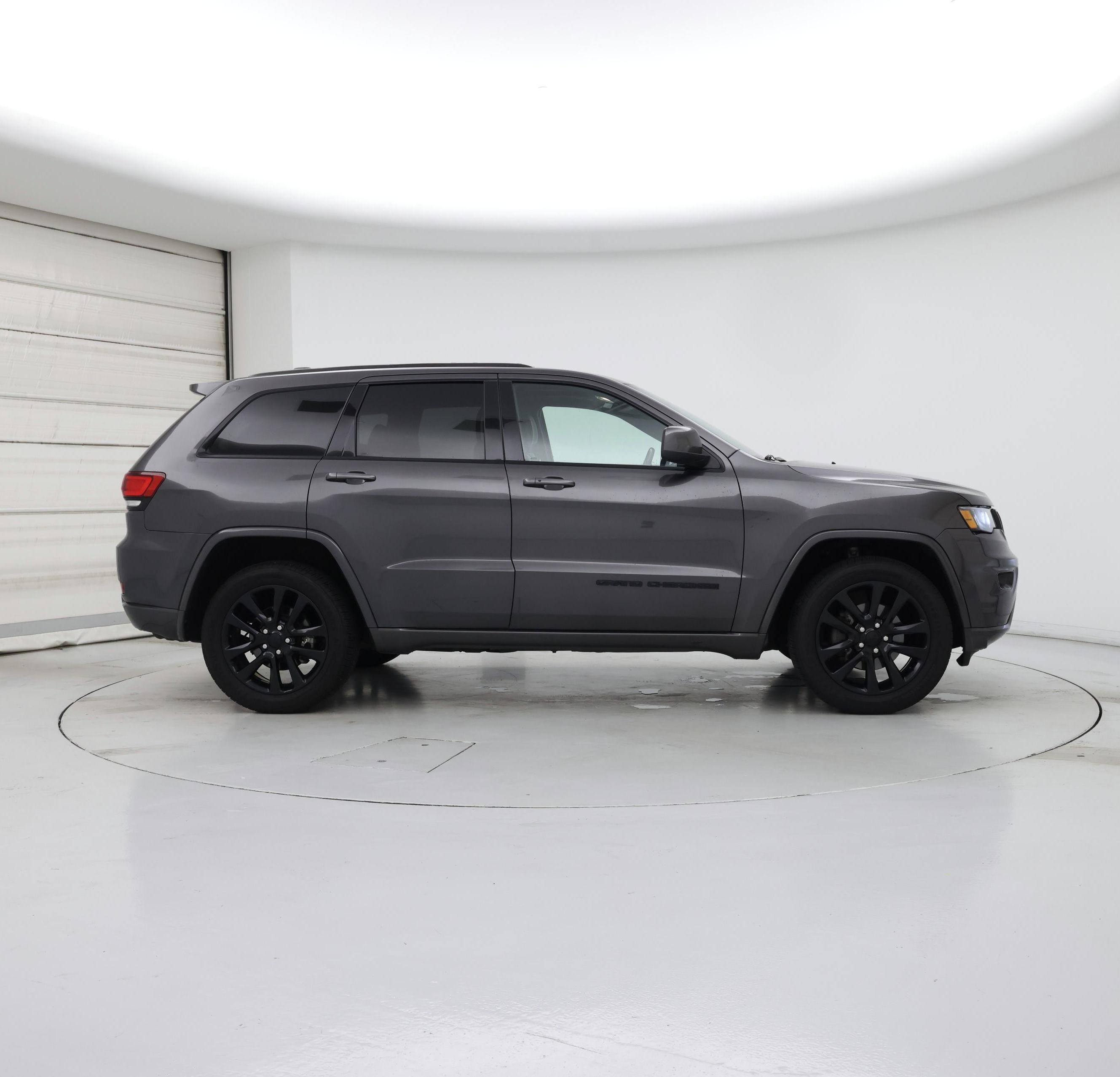 Thumbnail: 2019 Jeep Grand Cherokee - 7