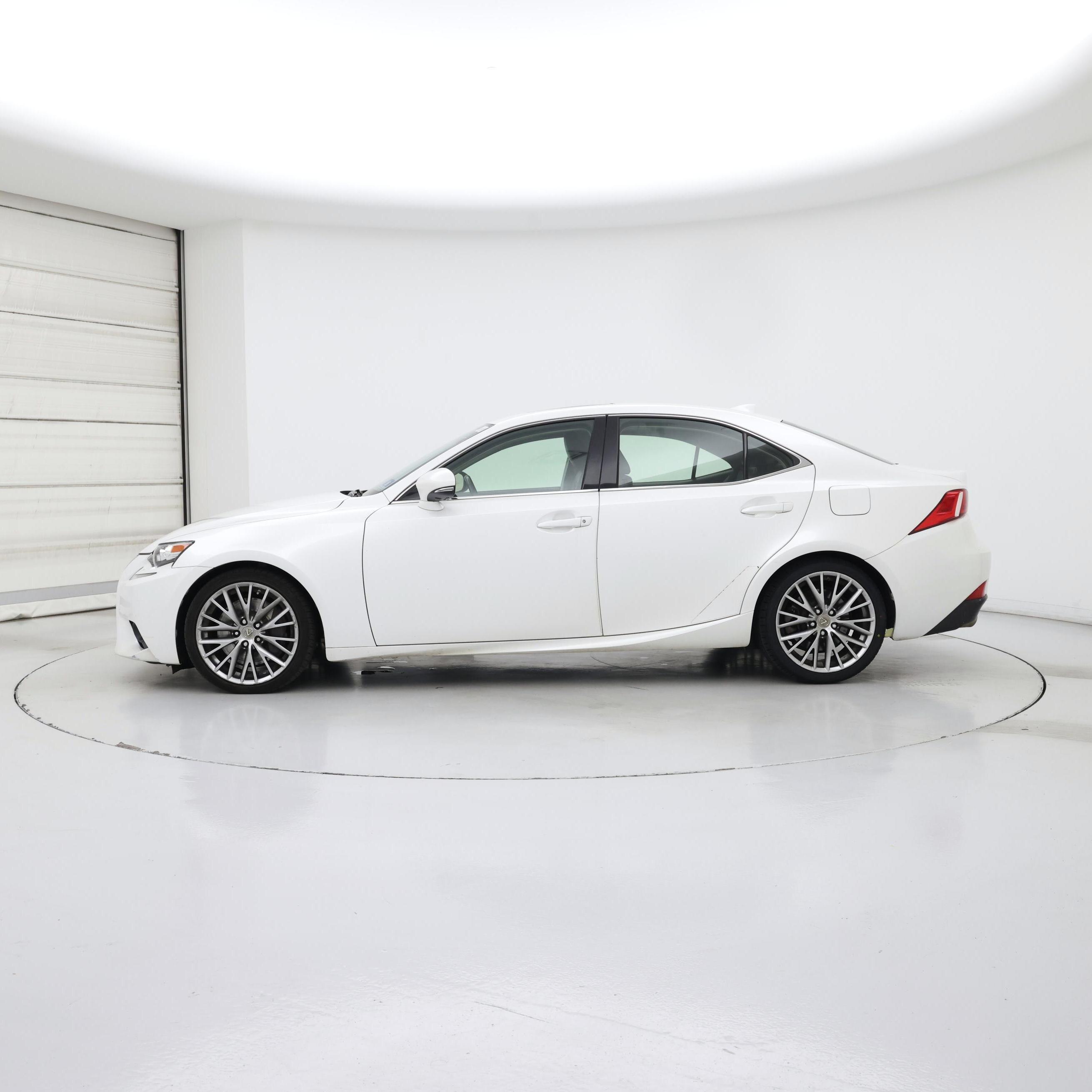 Thumbnail: 2016 Lexus IS - 3