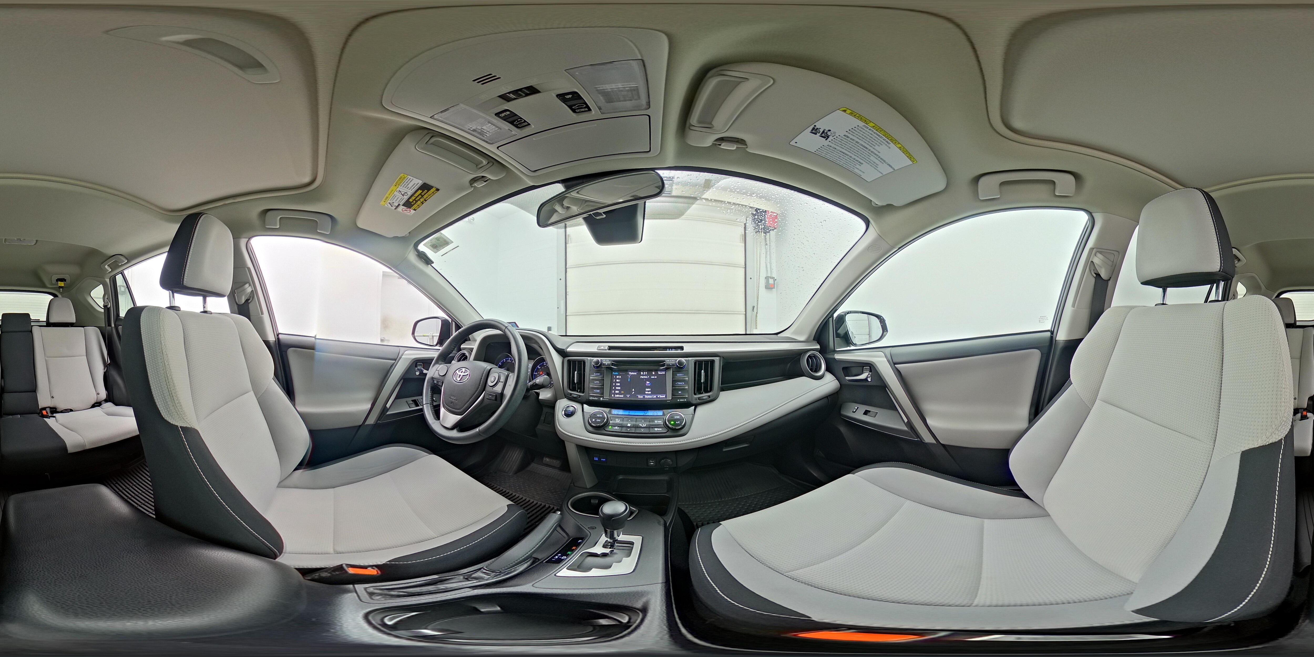 2018 Toyota RAV4 XLE - Photo 25