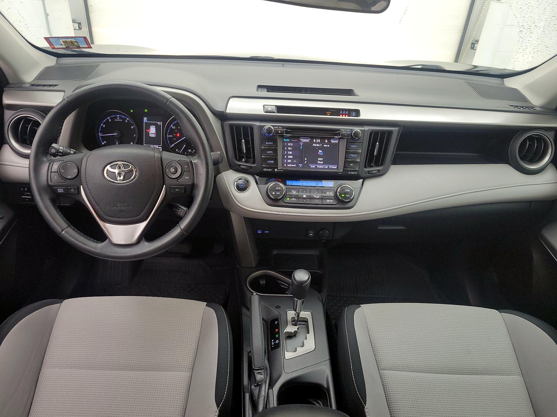 Thumbnail: 2018 Toyota RAV4 - 9