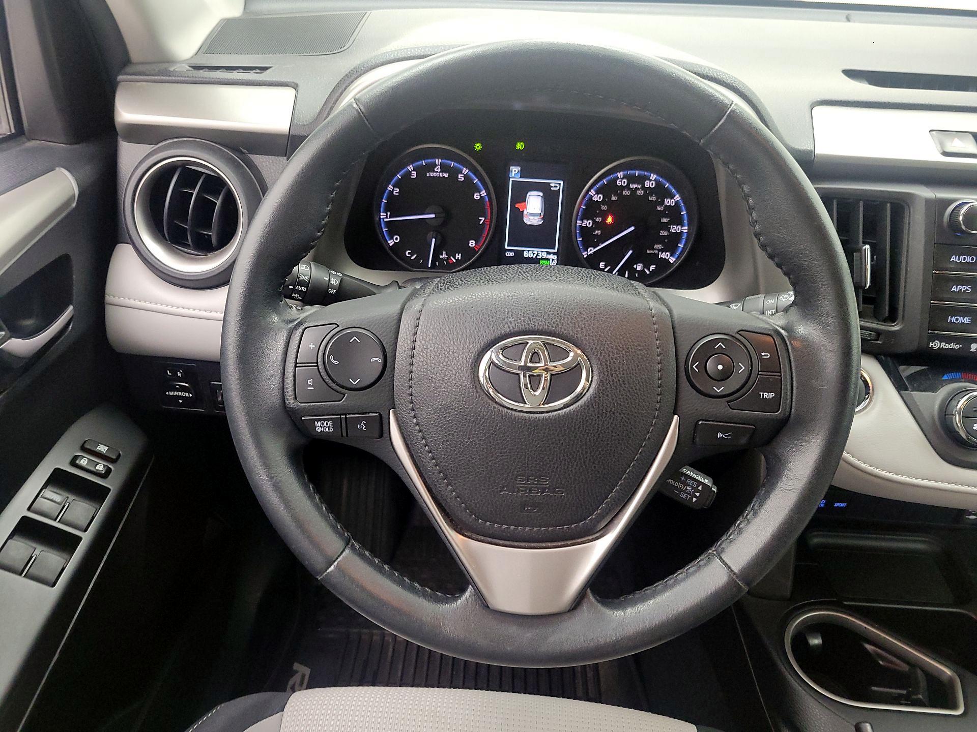 Thumbnail: 2018 Toyota RAV4 - 10