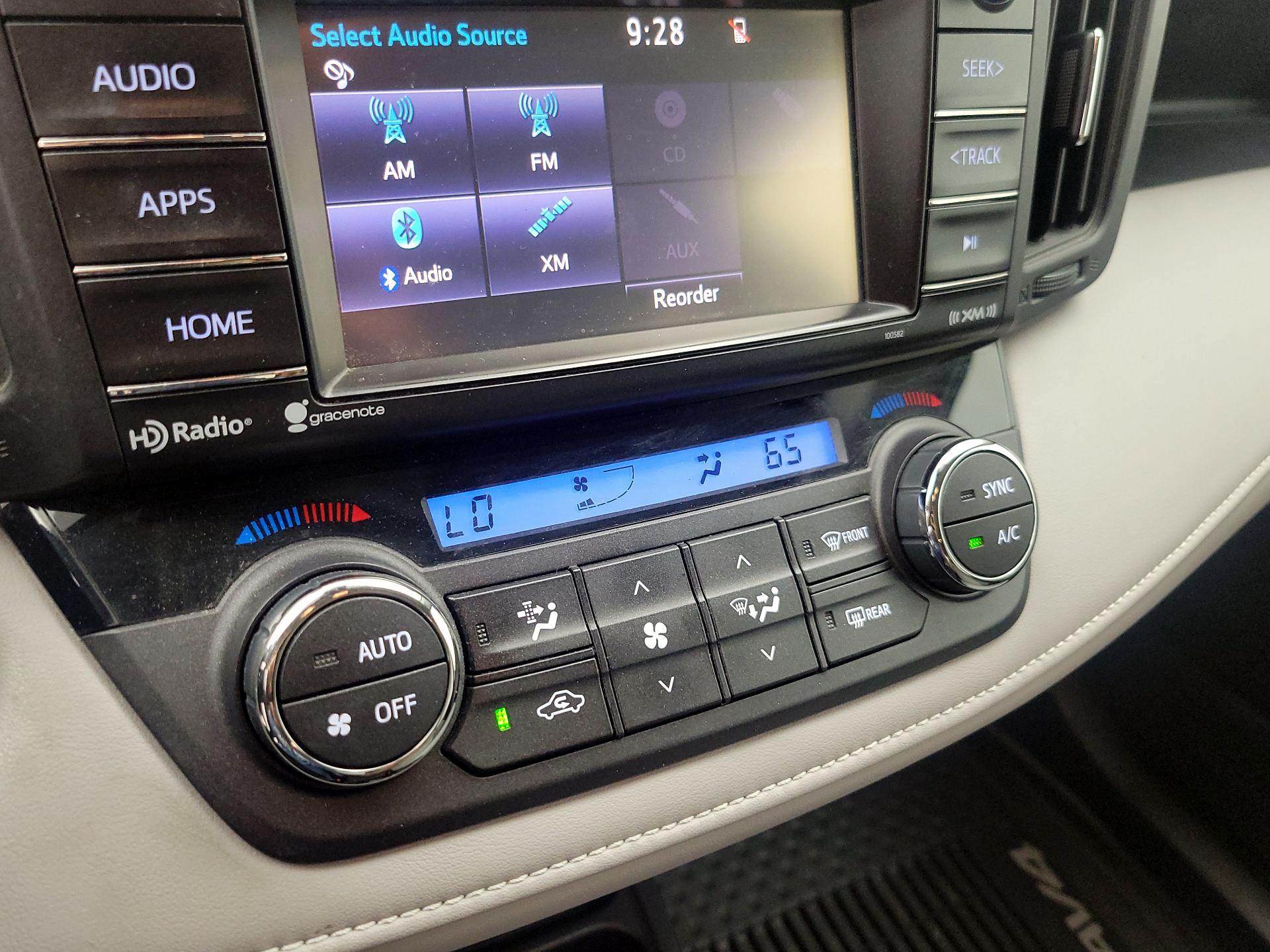 Thumbnail: 2018 Toyota RAV4 - 16