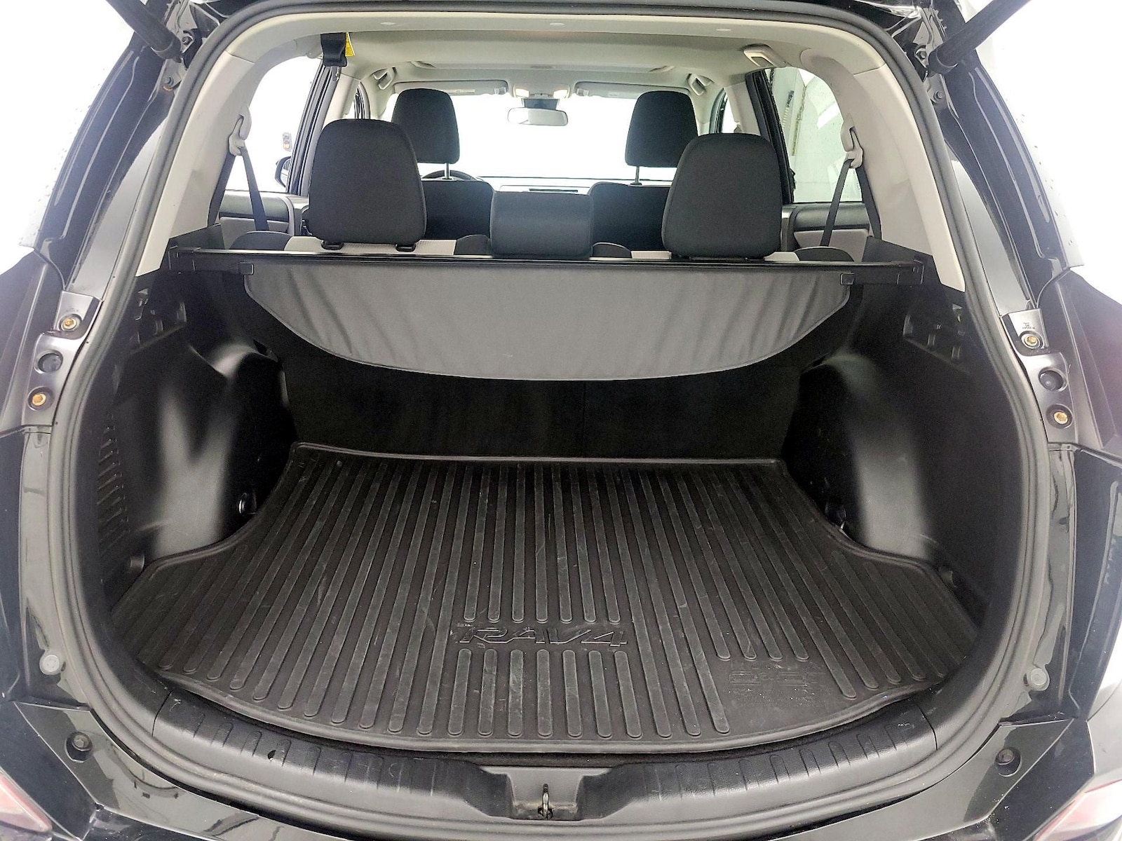 2018 Toyota RAV4 XLE - Photo 22