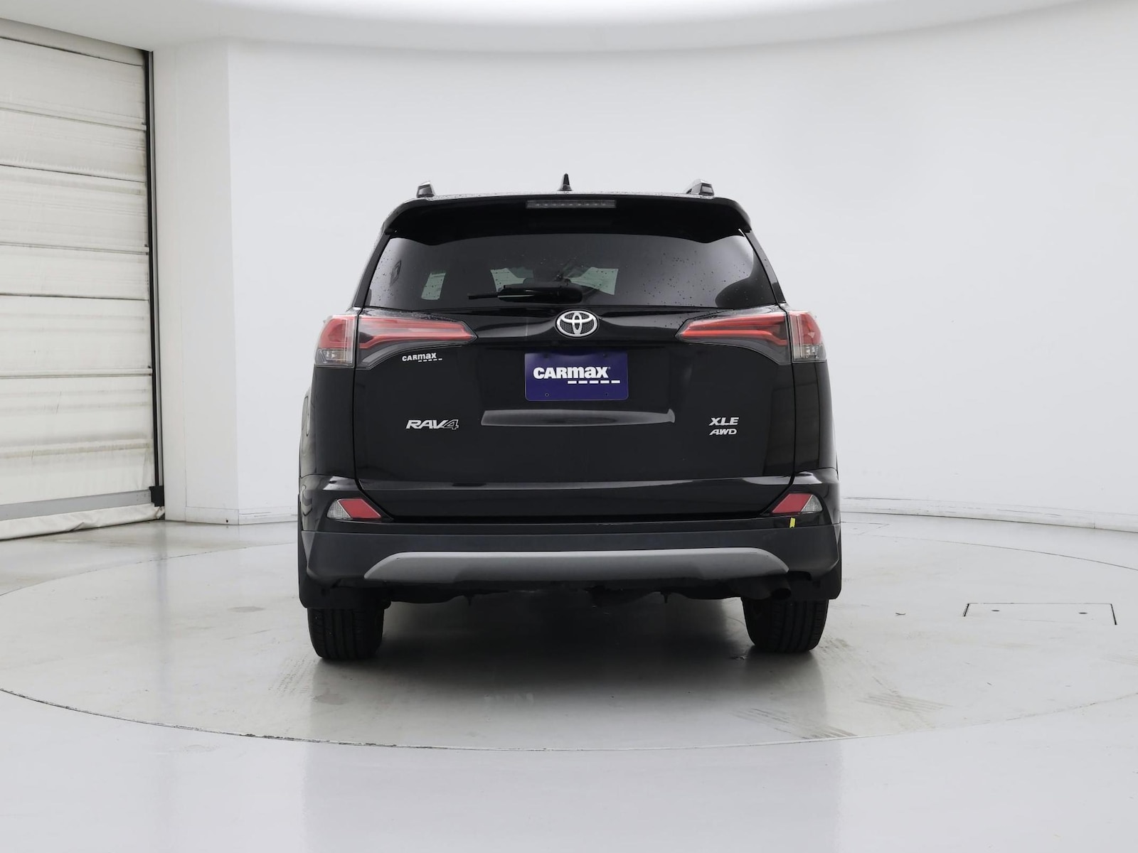 2018 Toyota RAV4 XLE - Photo 7
