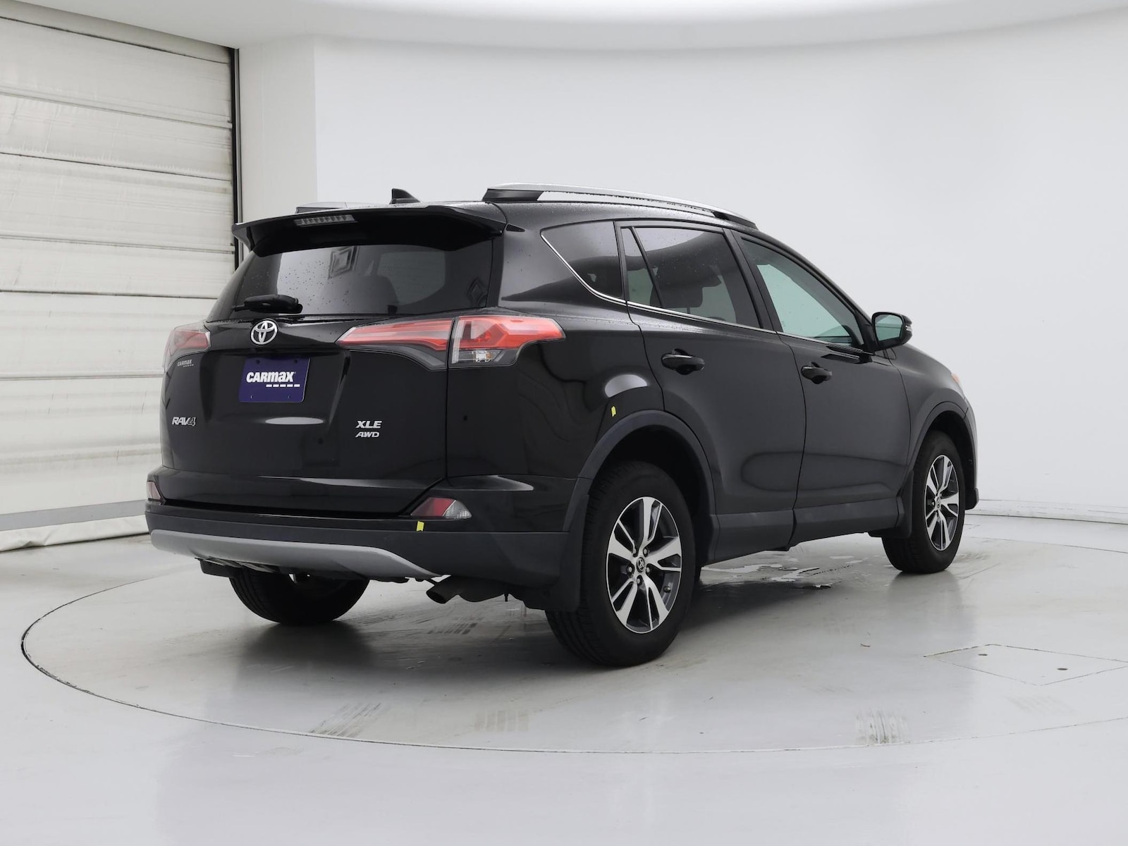 2018 Toyota RAV4 XLE - Photo 9