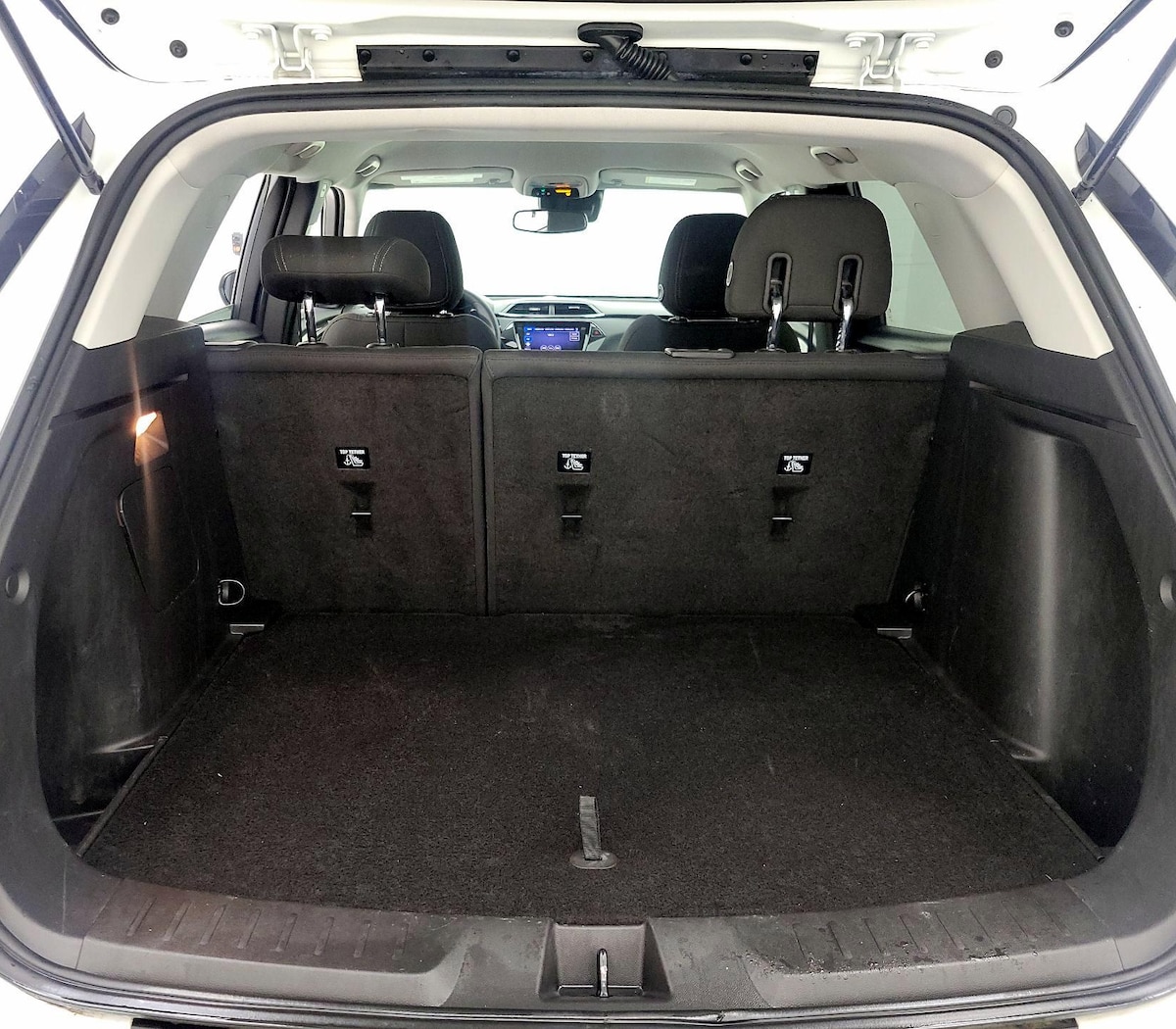 Trunk/Cargo (Seats Up)