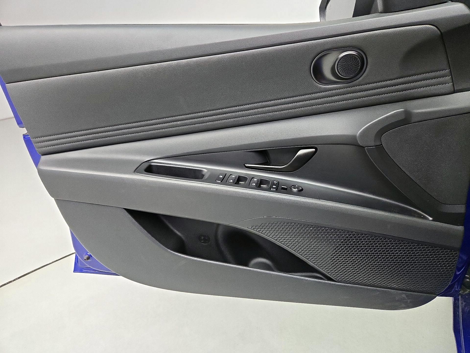 Thumbnail: 2025 Hyundai Elantra - 12