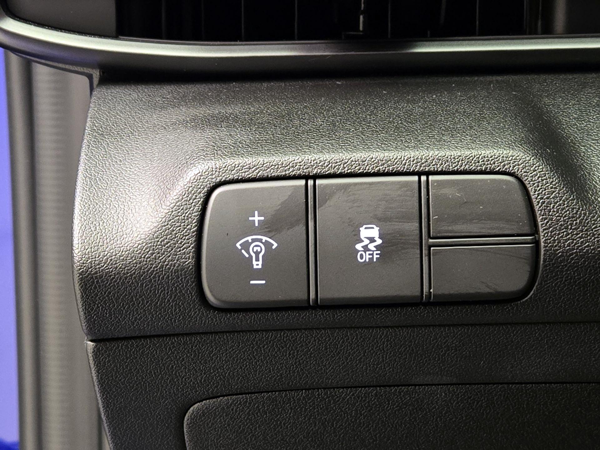 Thumbnail: 2025 Hyundai Elantra - 13