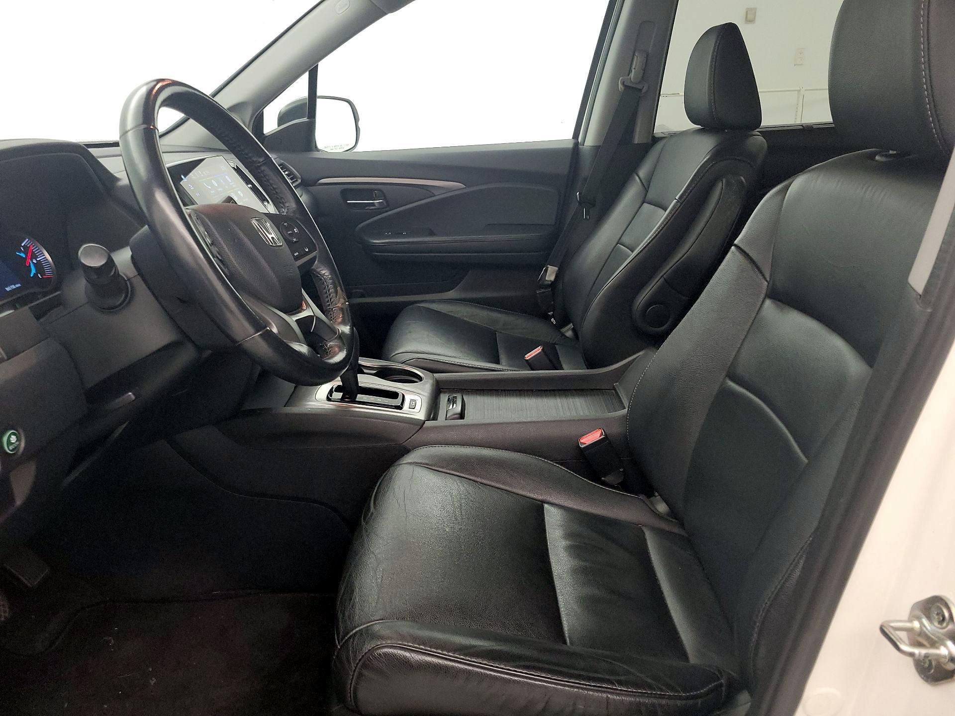 Thumbnail: 2019 Honda Pilot - 11