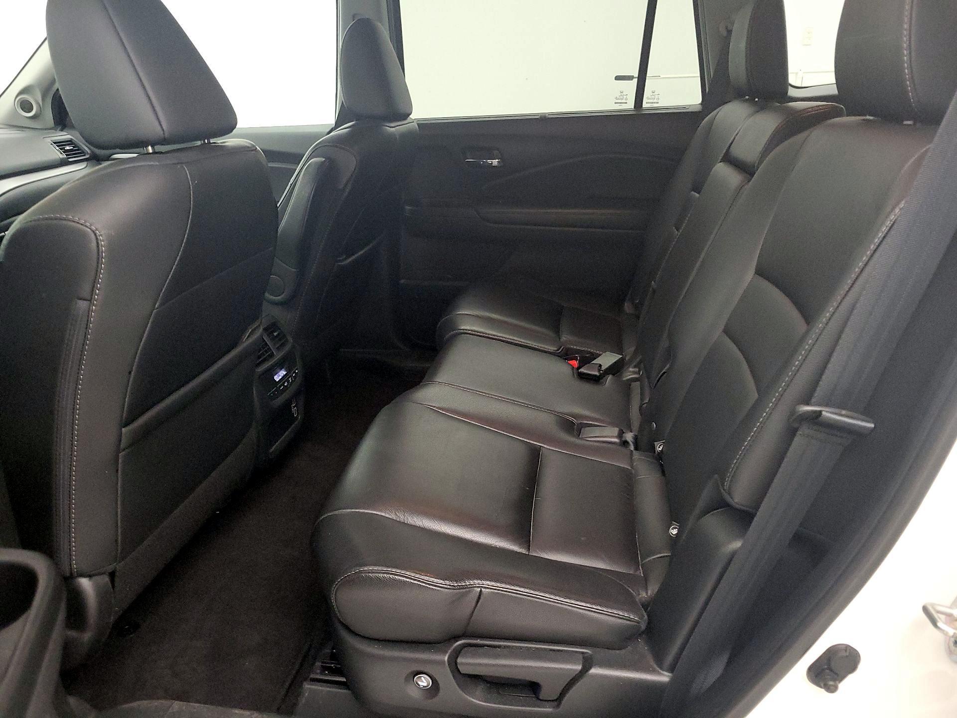 Thumbnail: 2019 Honda Pilot - 20