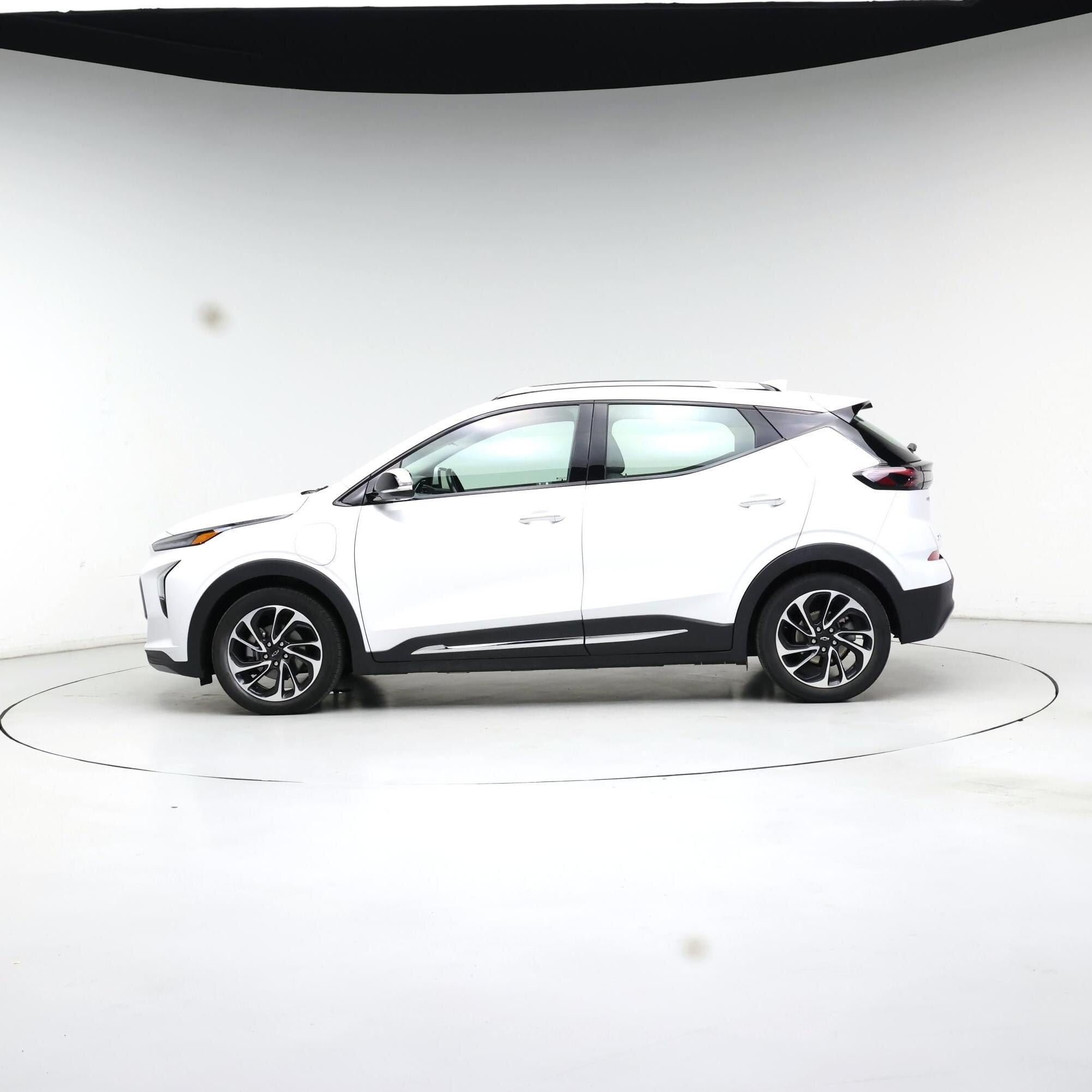 Thumbnail: 2023 Chevrolet Bolt EUV - 3