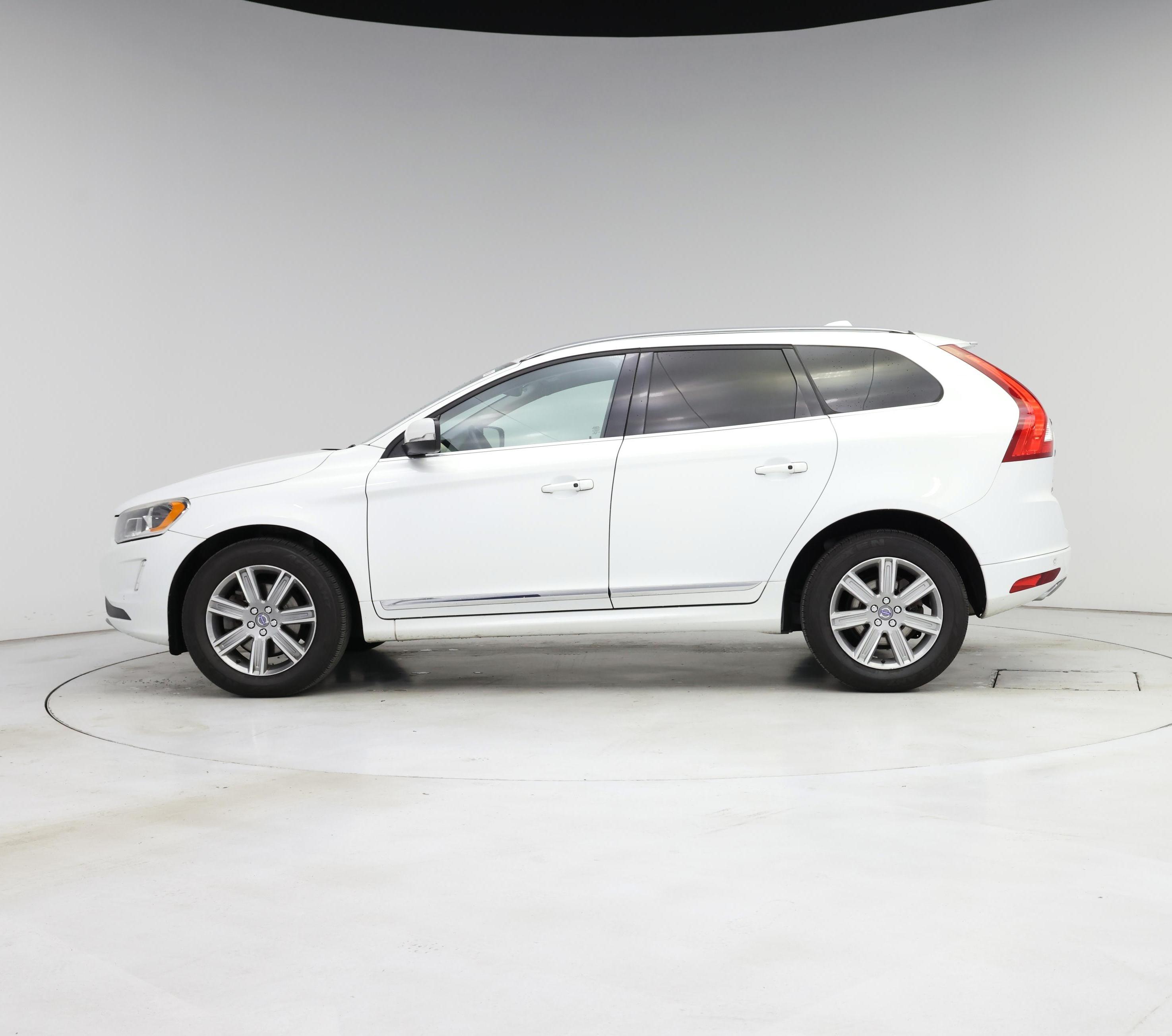 Thumbnail: 2017 Volvo XC60 - 3