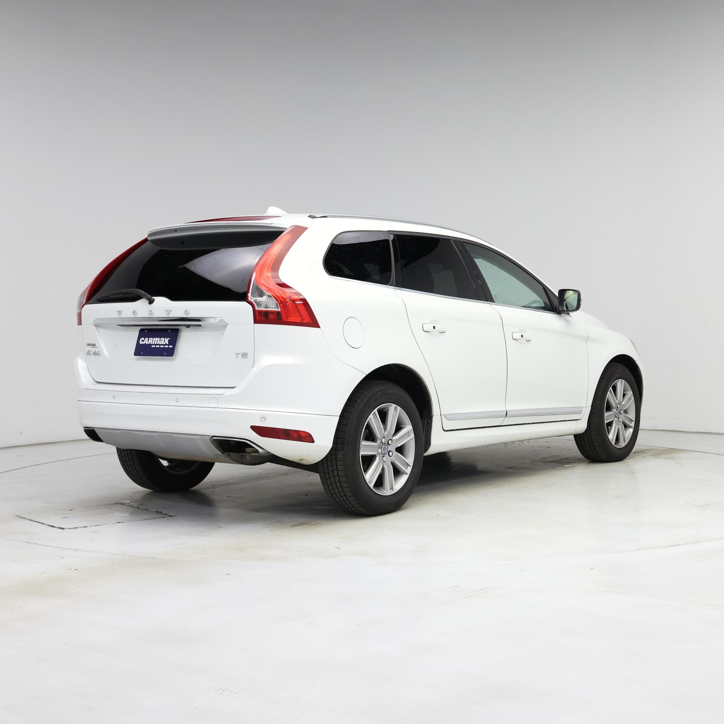 Thumbnail: 2017 Volvo XC60 - 8