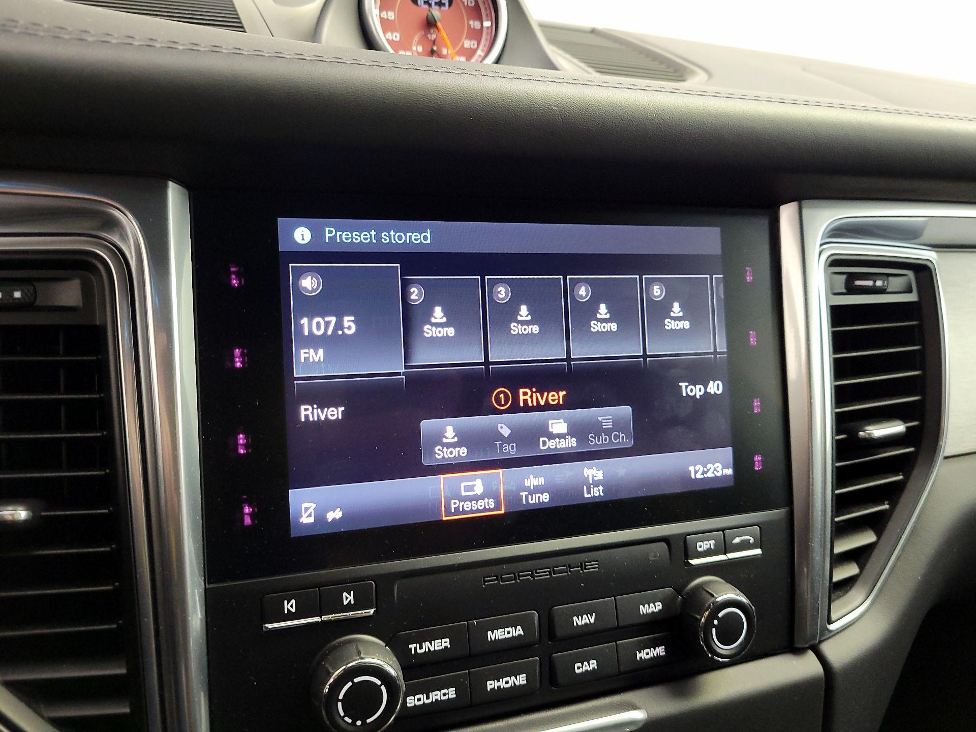 Thumbnail: 2017 Porsche Macan - 16