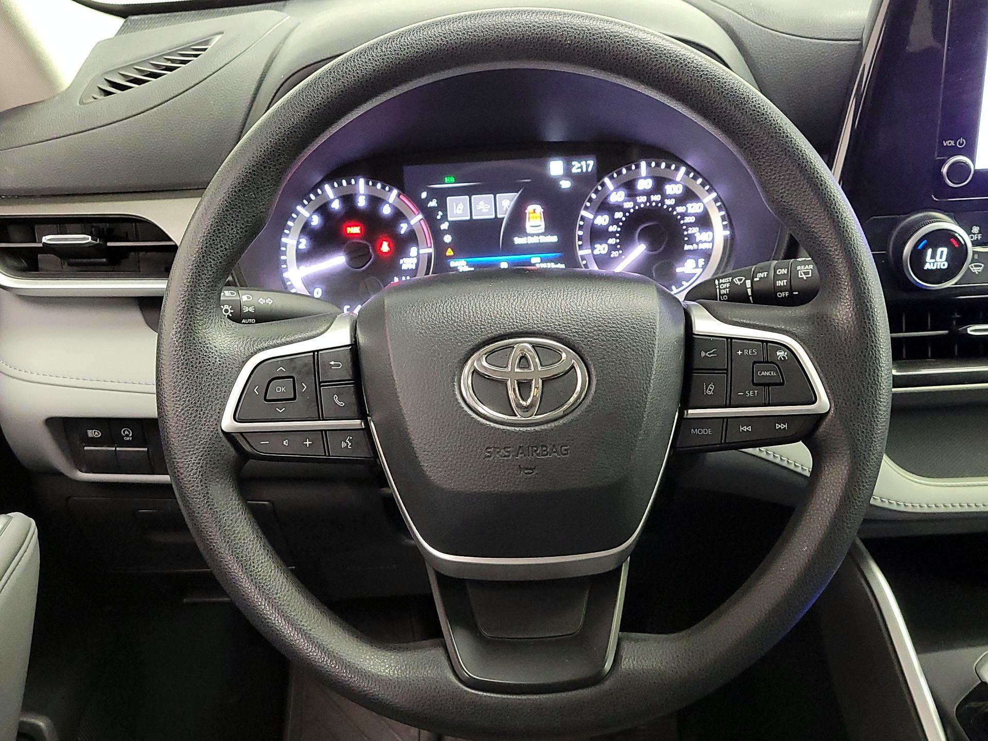 Thumbnail: 2023 Toyota Highlander - 10