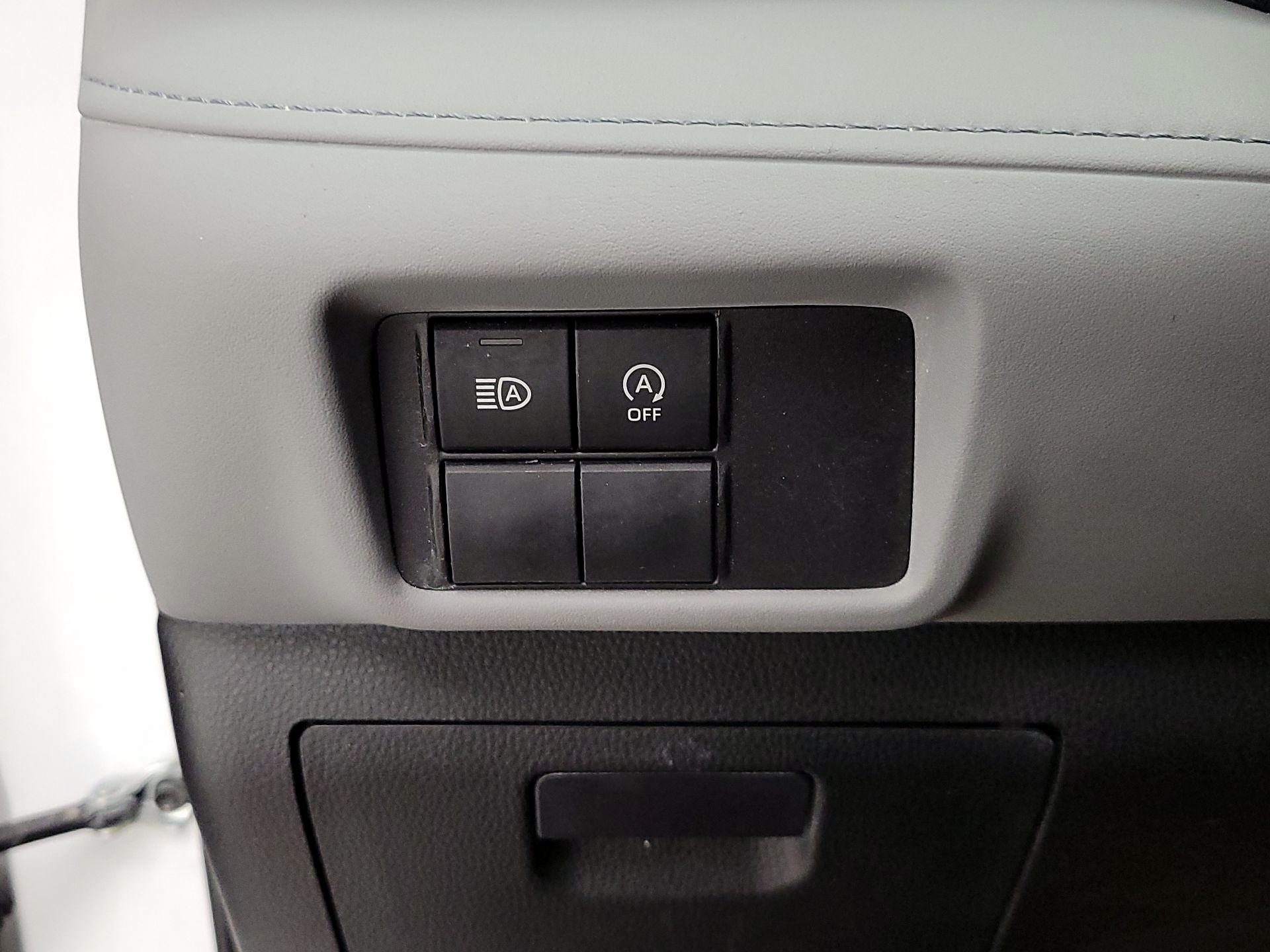 Thumbnail: 2023 Toyota Highlander - 13