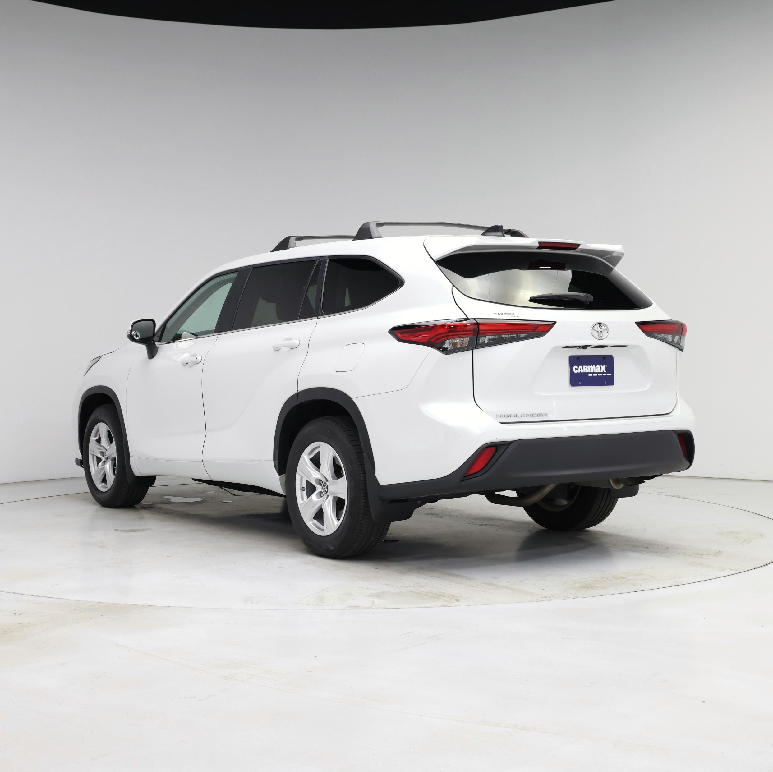 Thumbnail: 2023 Toyota Highlander - 2