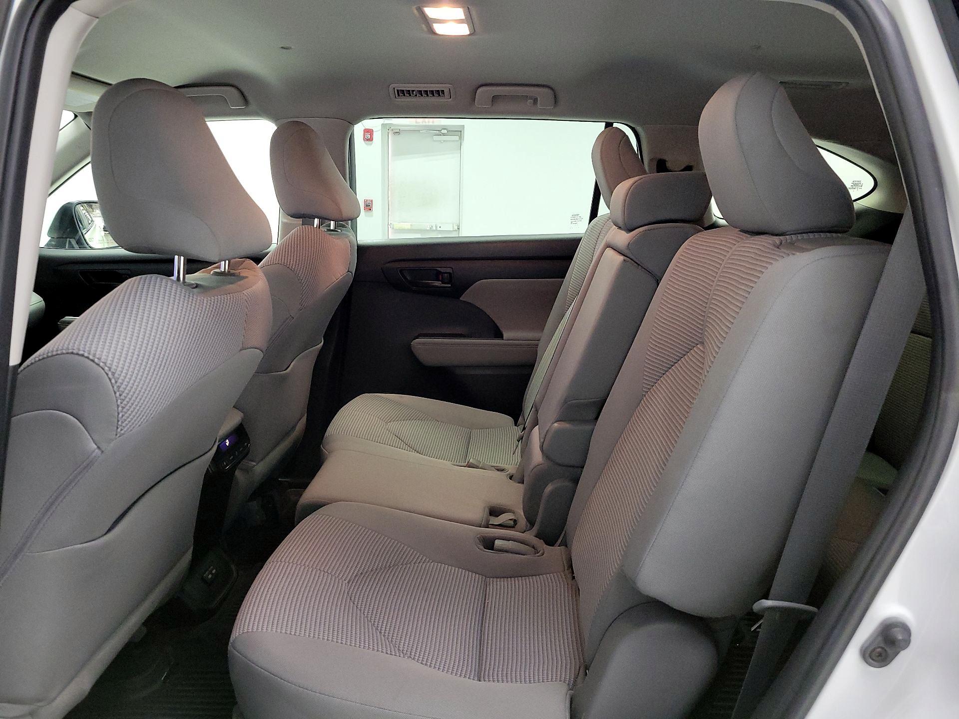 Thumbnail: 2023 Toyota Highlander - 20