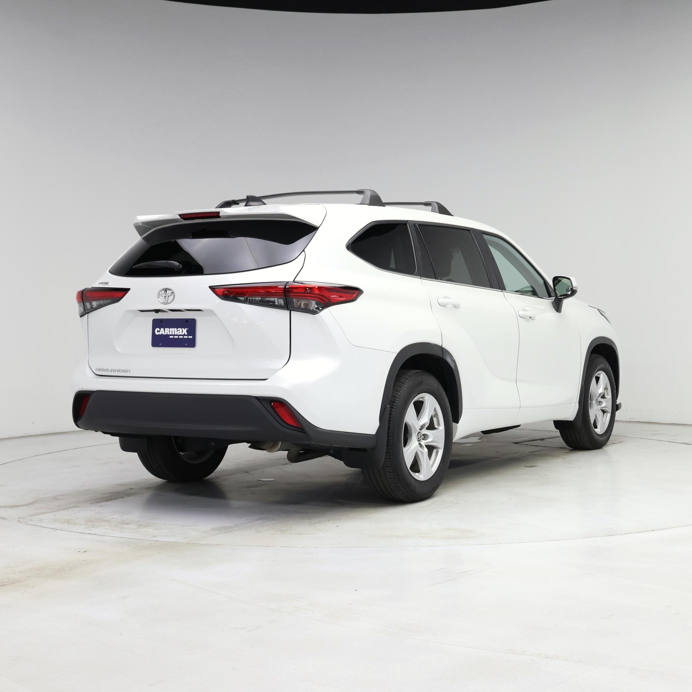 Thumbnail: 2023 Toyota Highlander - 8