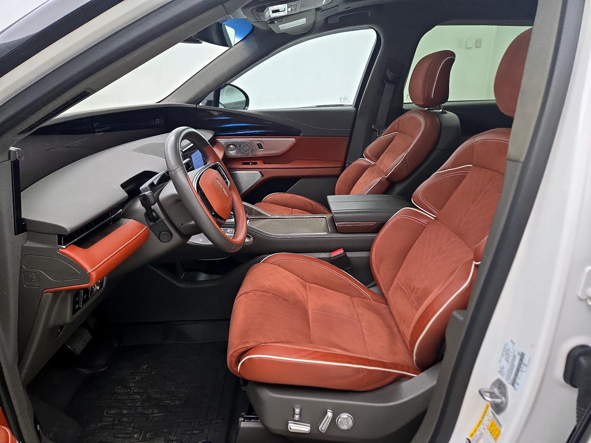 Thumbnail: 2024 Lincoln Nautilus - 11