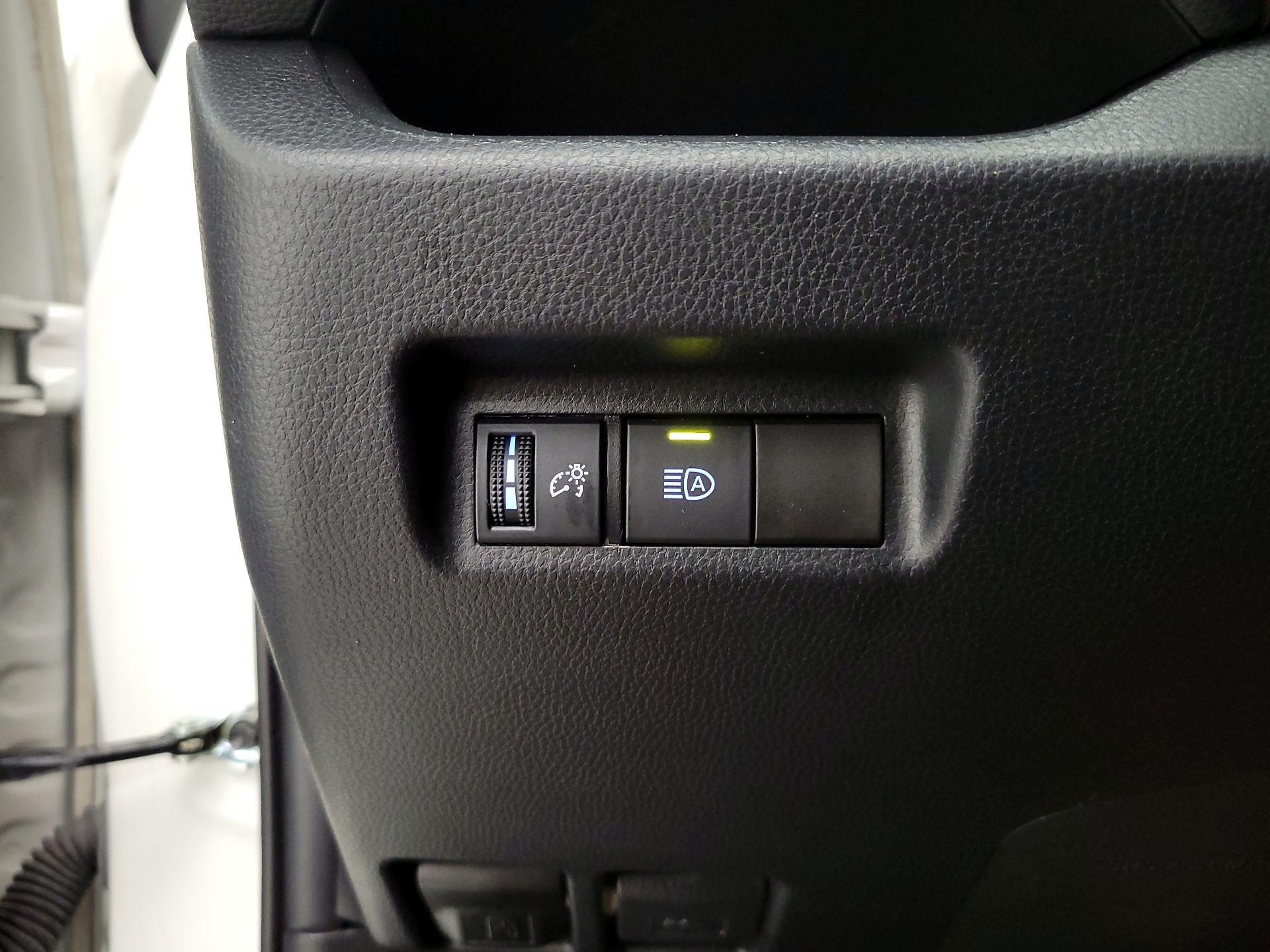 Thumbnail: 2021 Toyota RAV4 - 13