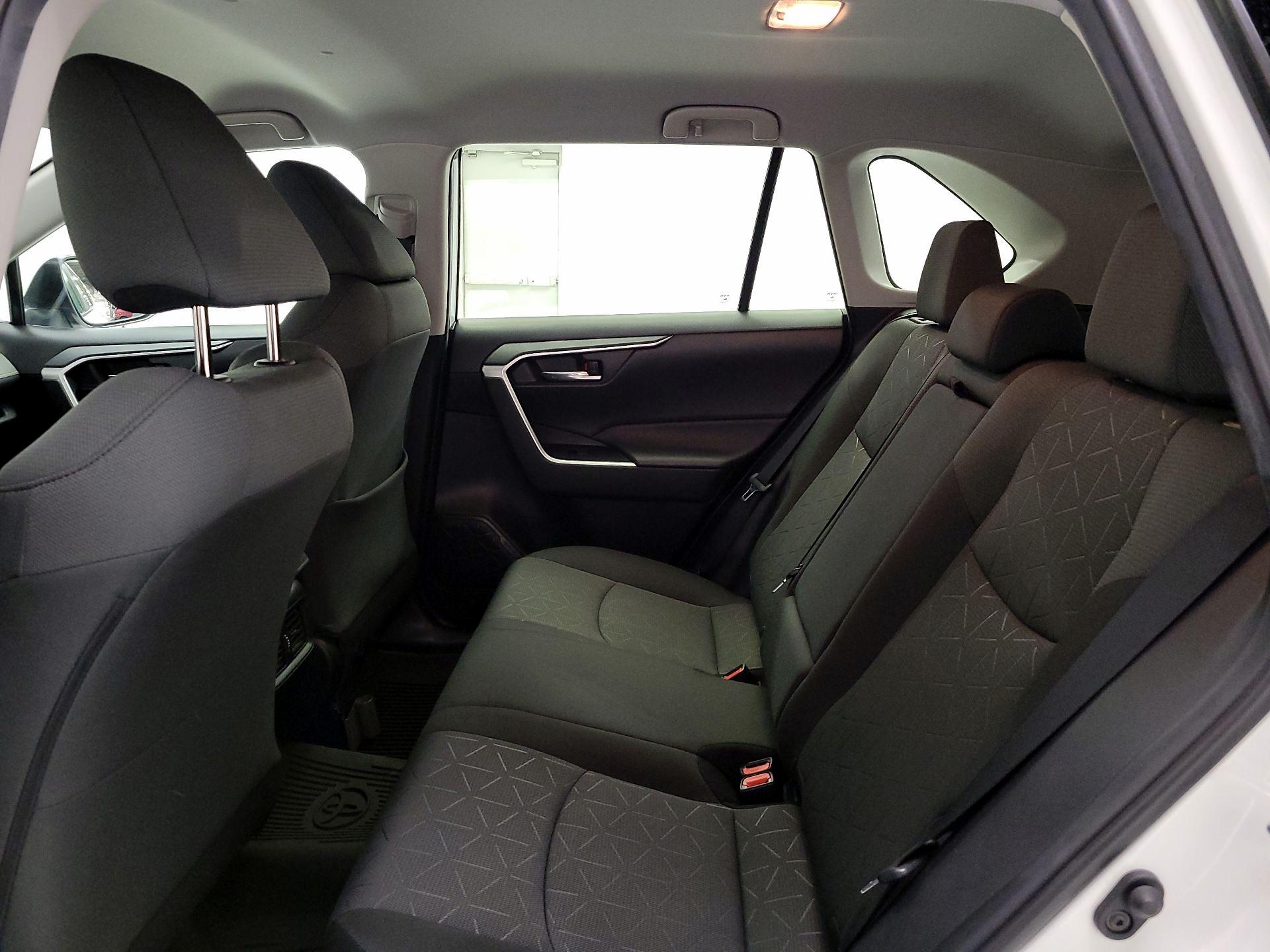 Thumbnail: 2021 Toyota RAV4 - 19