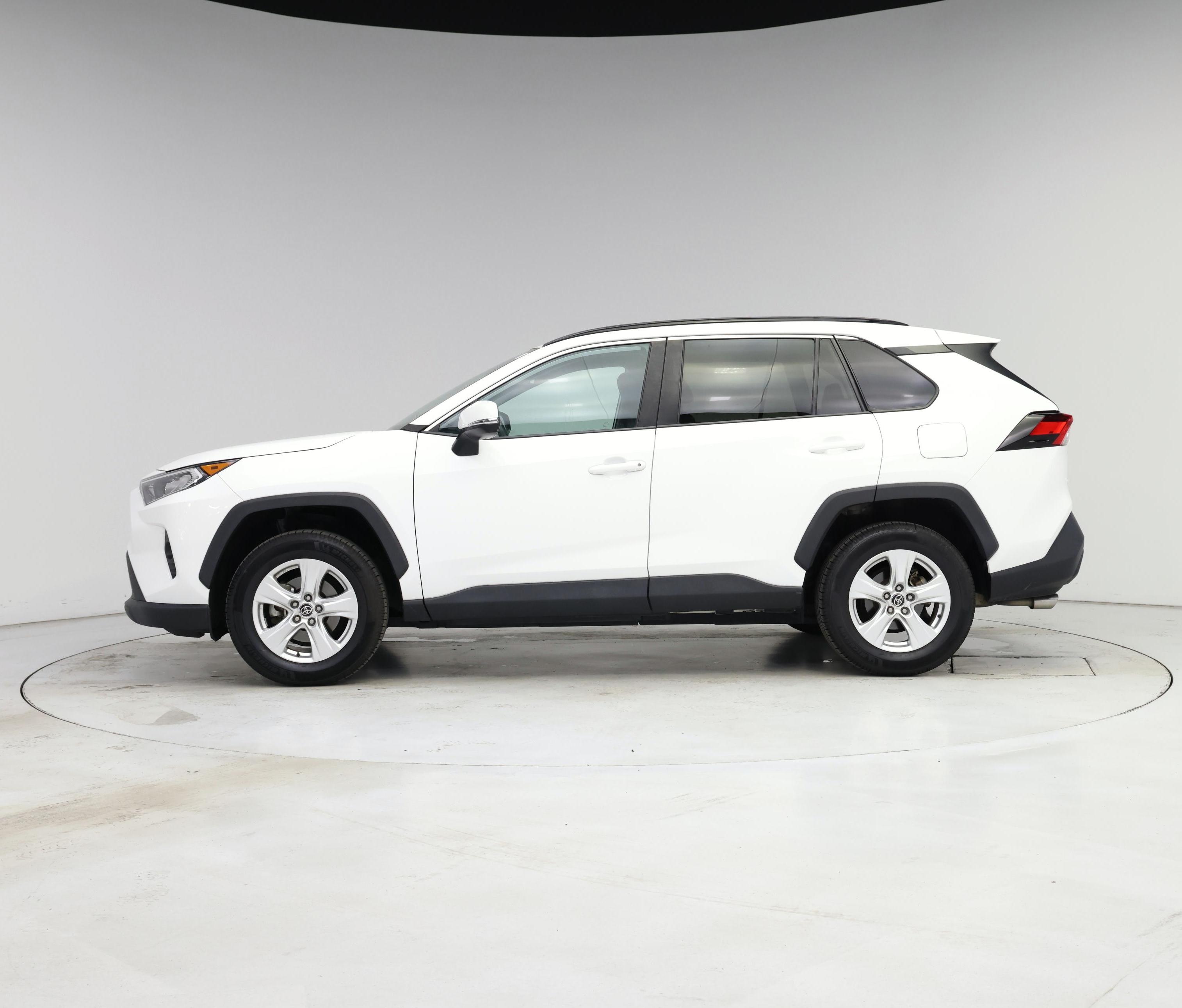 Thumbnail: 2021 Toyota RAV4 - 3
