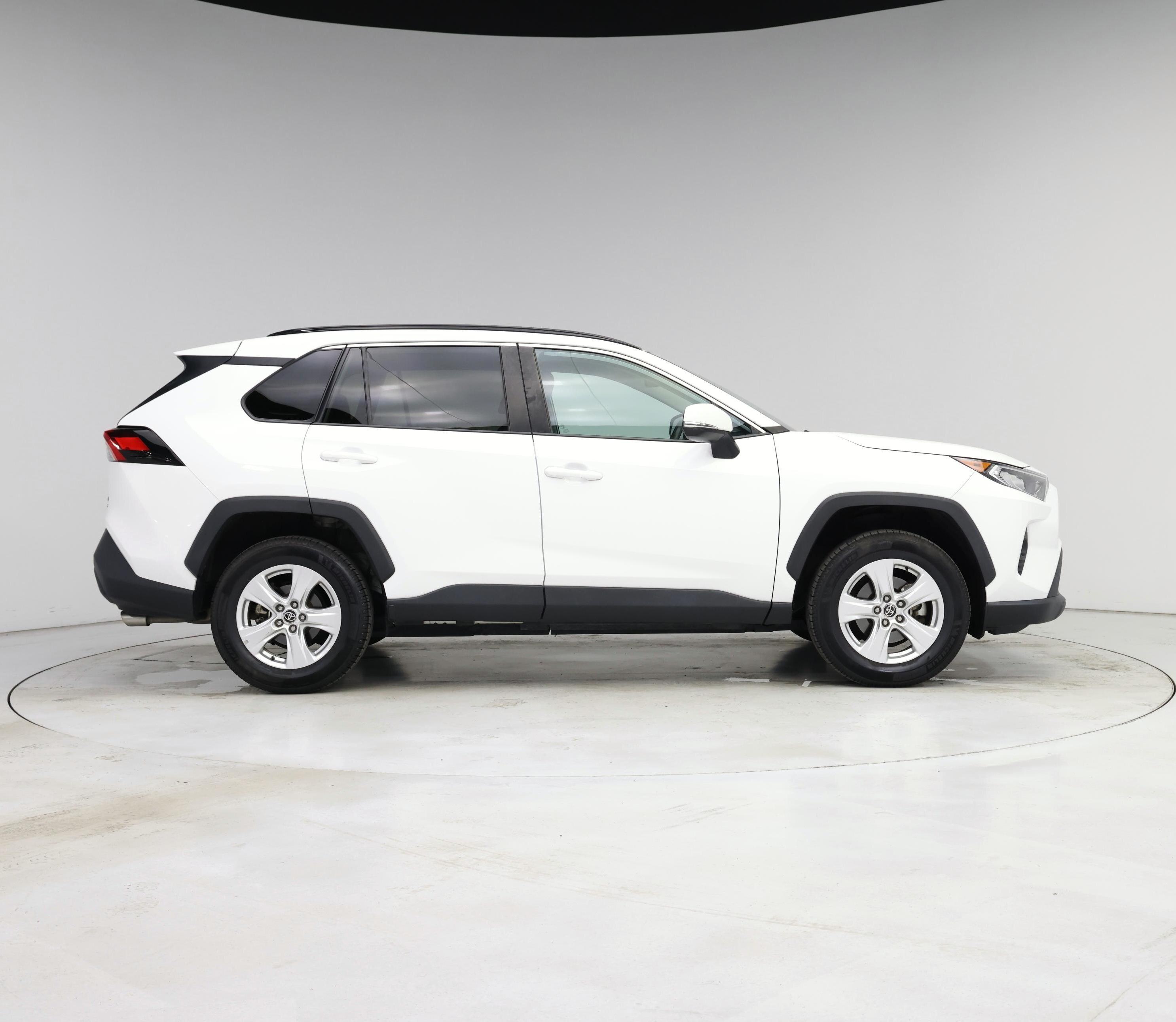 Thumbnail: 2021 Toyota RAV4 - 7