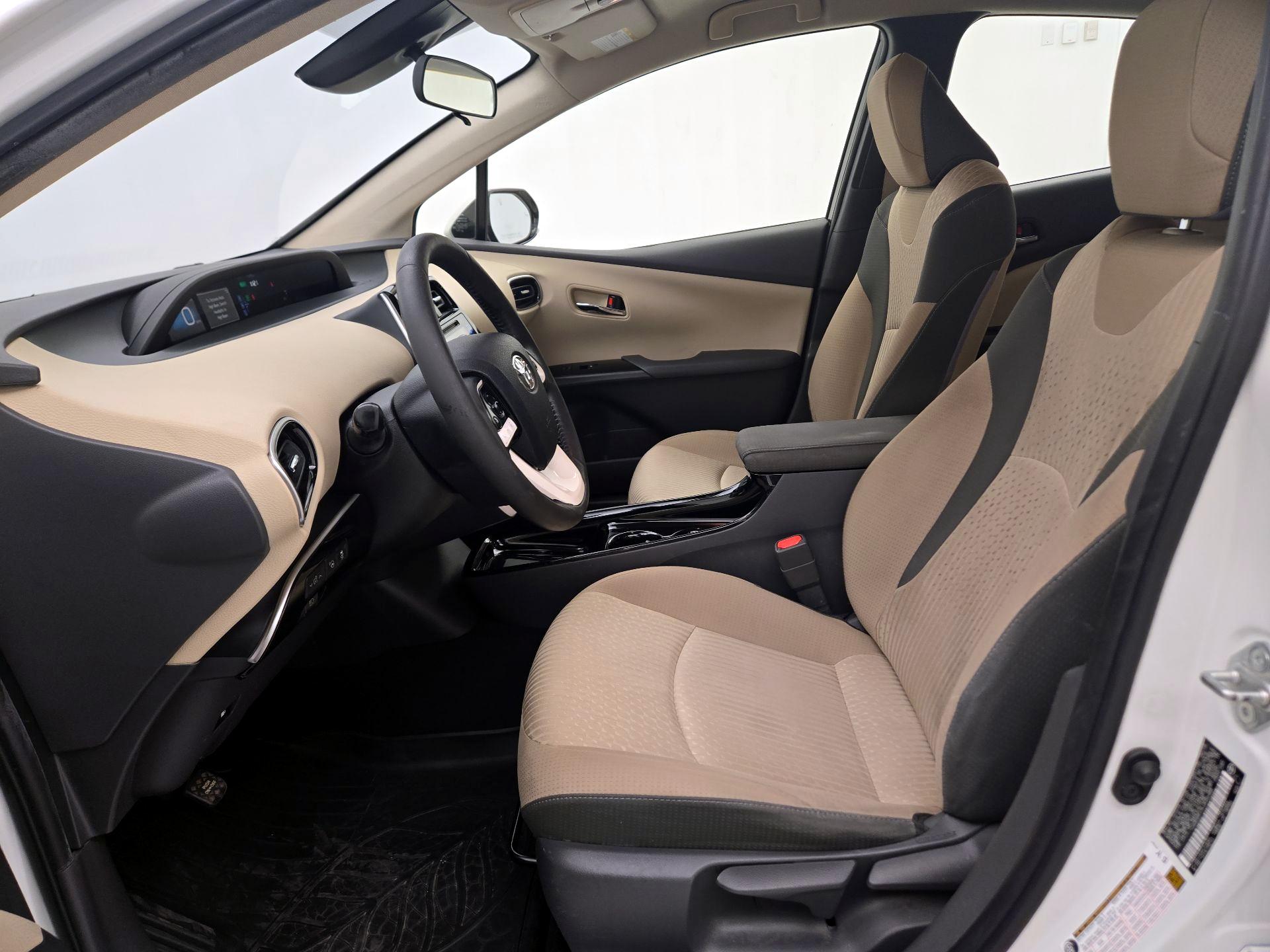 Thumbnail: 2018 Toyota Prius - 11