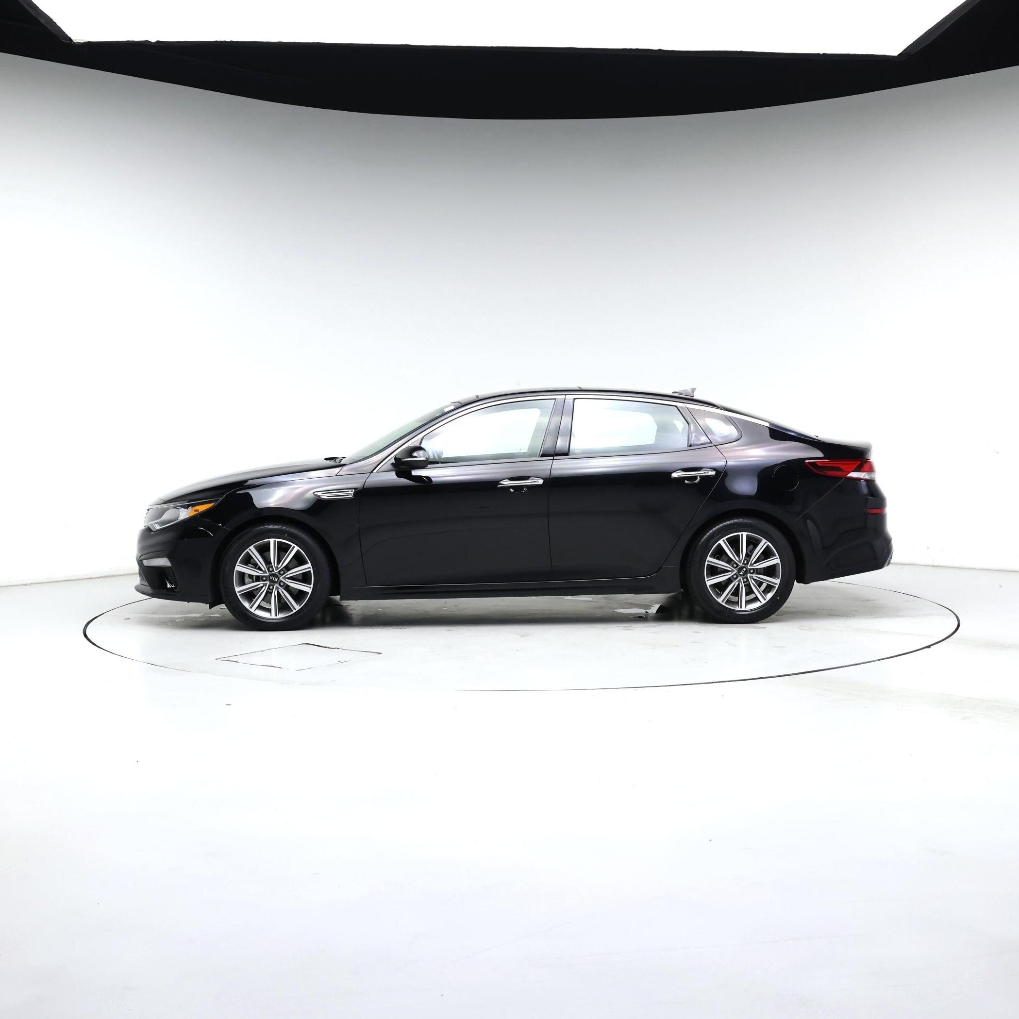 Thumbnail: 2019 Kia Optima - 3