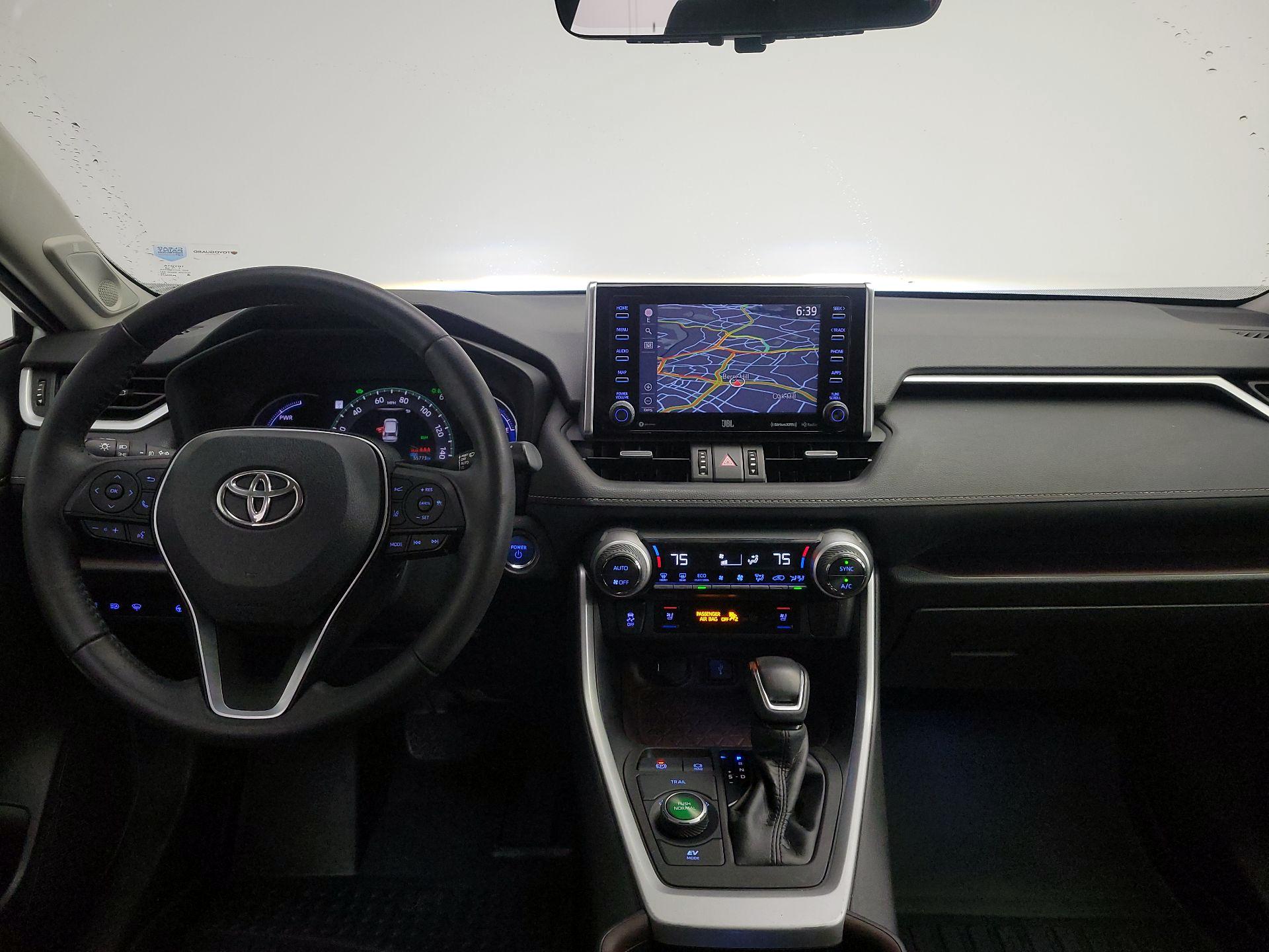 Thumbnail: 2021 Toyota RAV4 - 9