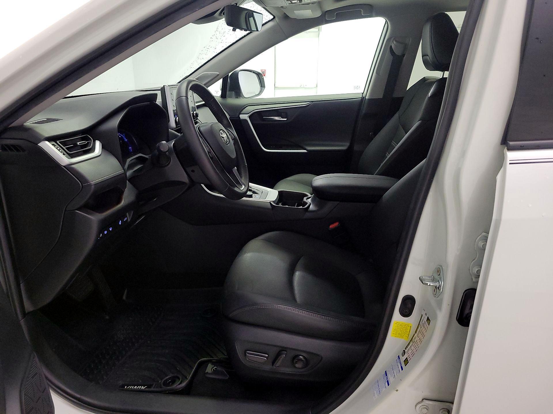 Thumbnail: 2021 Toyota RAV4 - 11