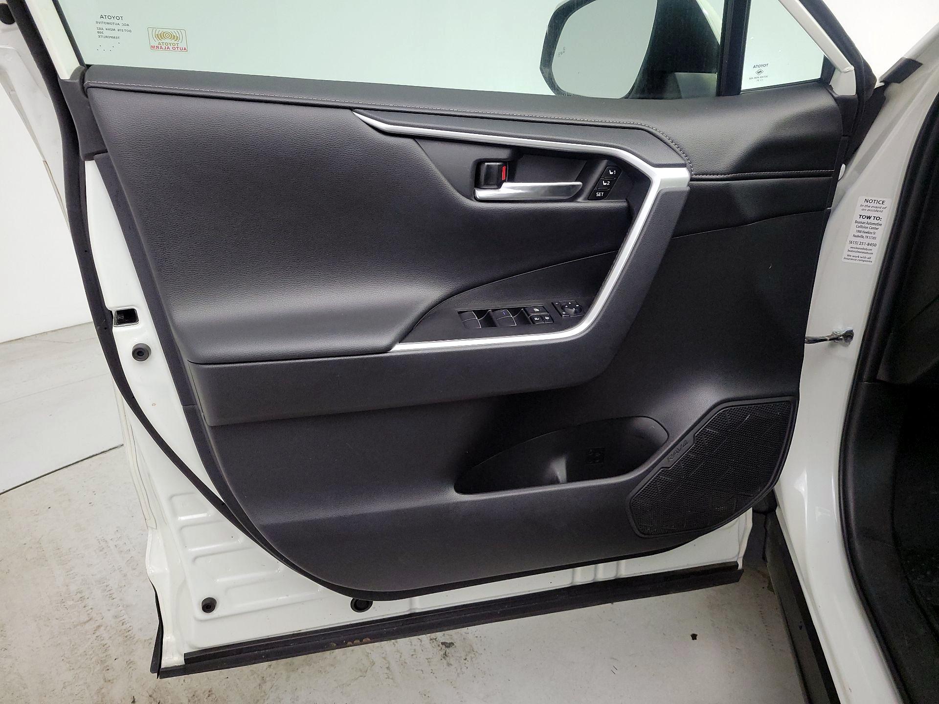 Thumbnail: 2021 Toyota RAV4 - 12