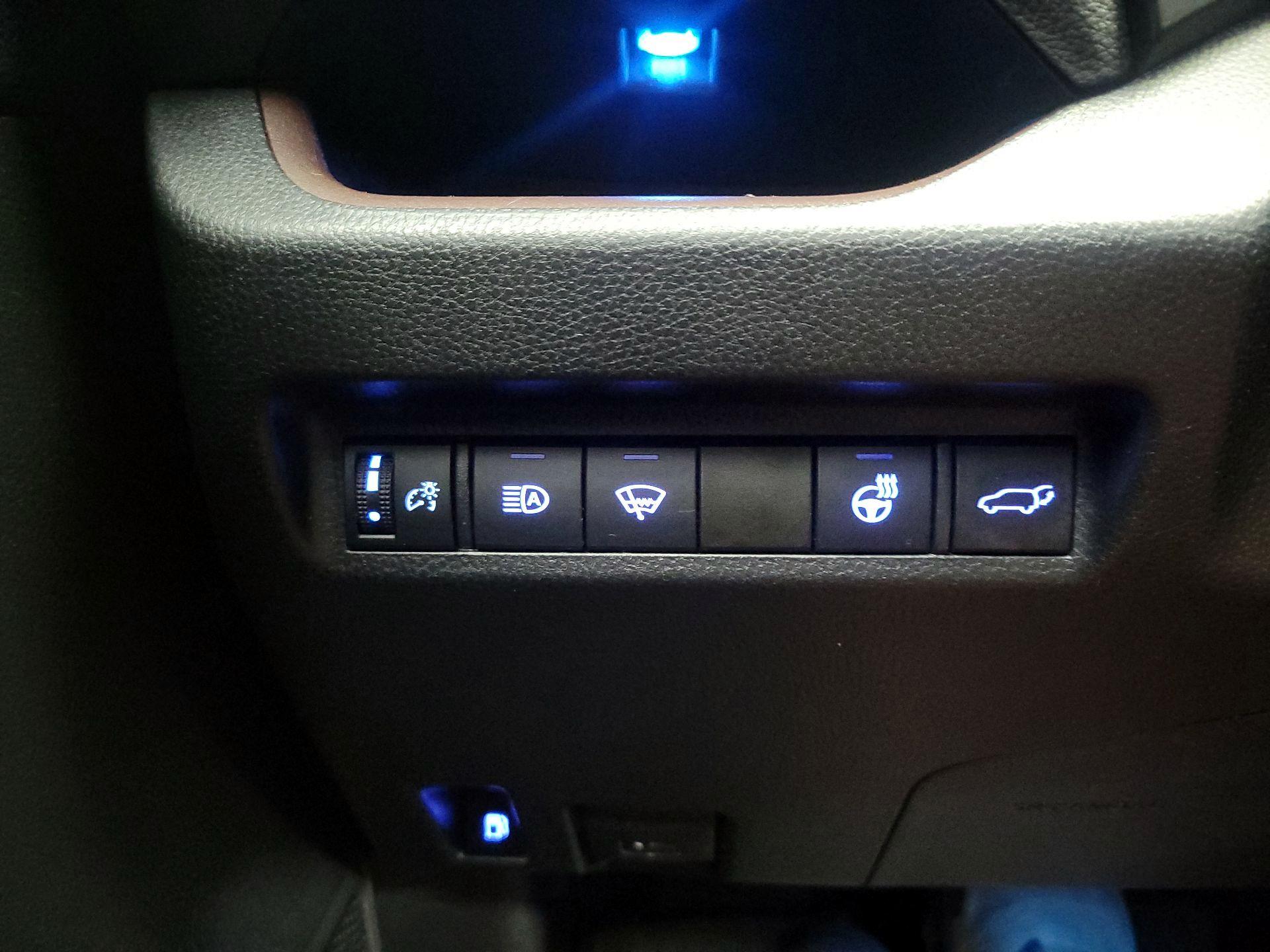 Thumbnail: 2021 Toyota RAV4 - 13