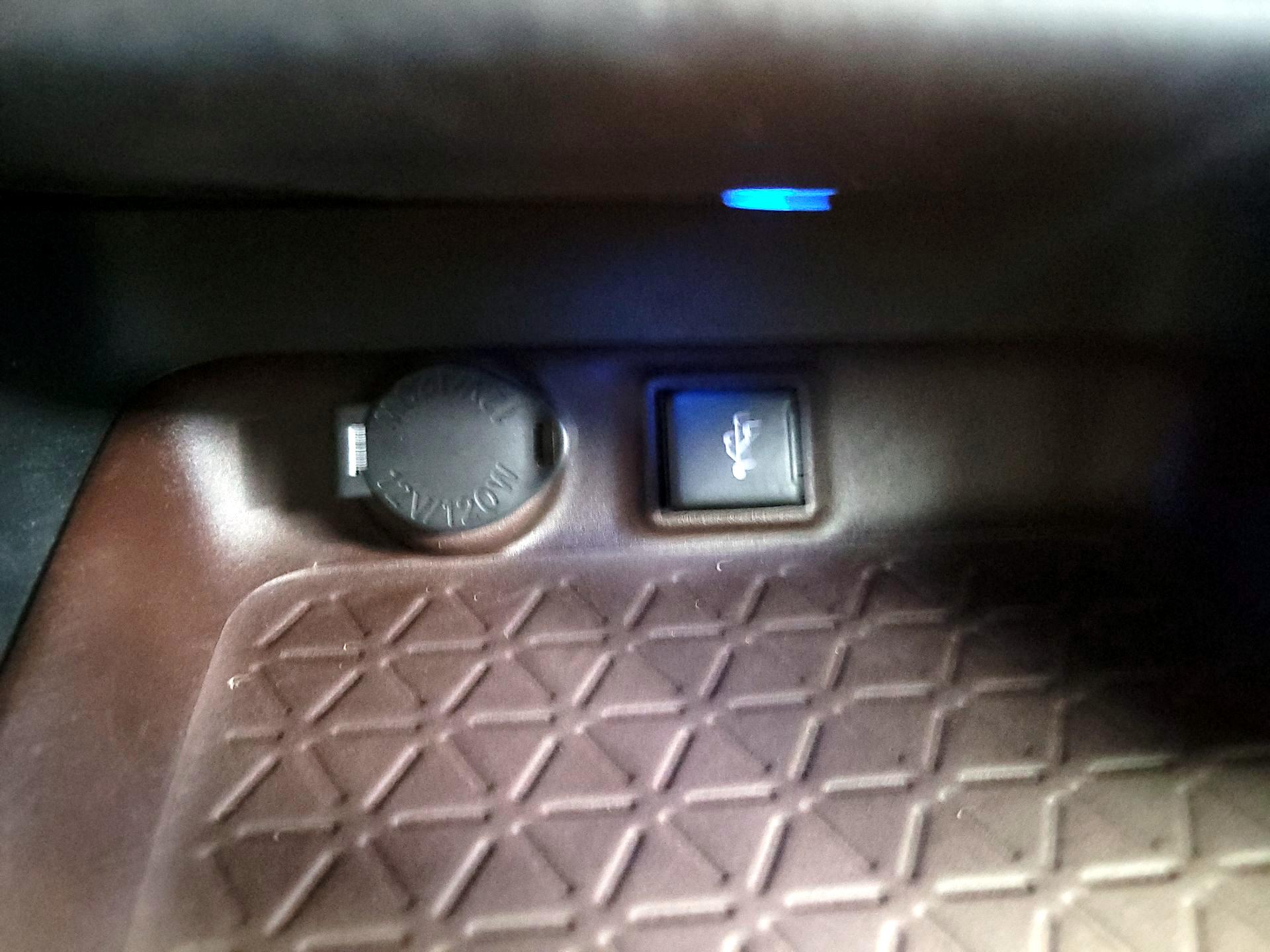 Thumbnail: 2021 Toyota RAV4 - 19