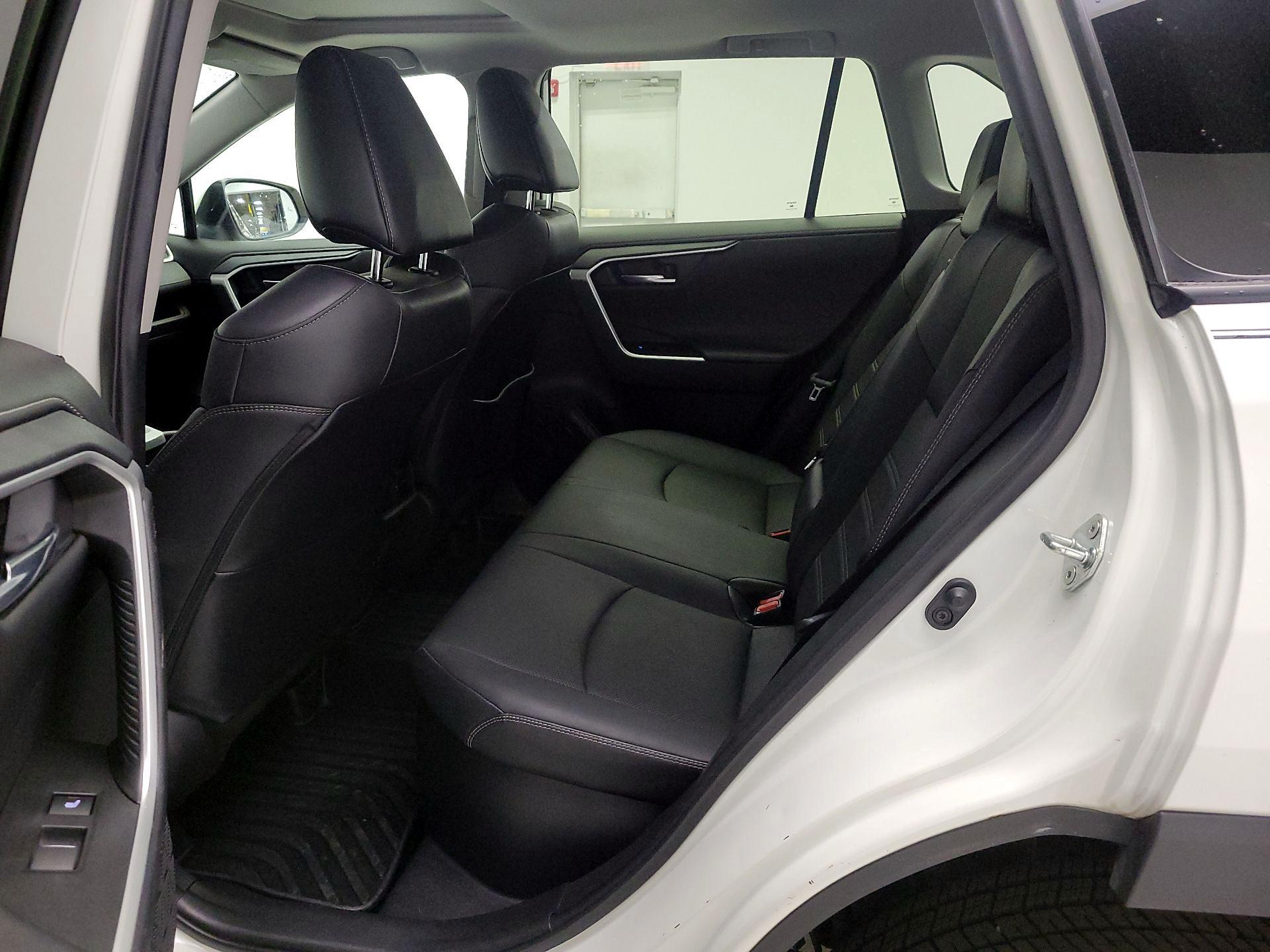 Thumbnail: 2021 Toyota RAV4 - 20