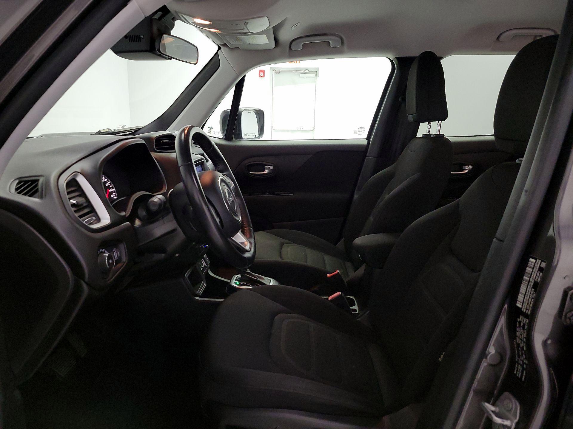 Thumbnail: 2018 Jeep Renegade - 11