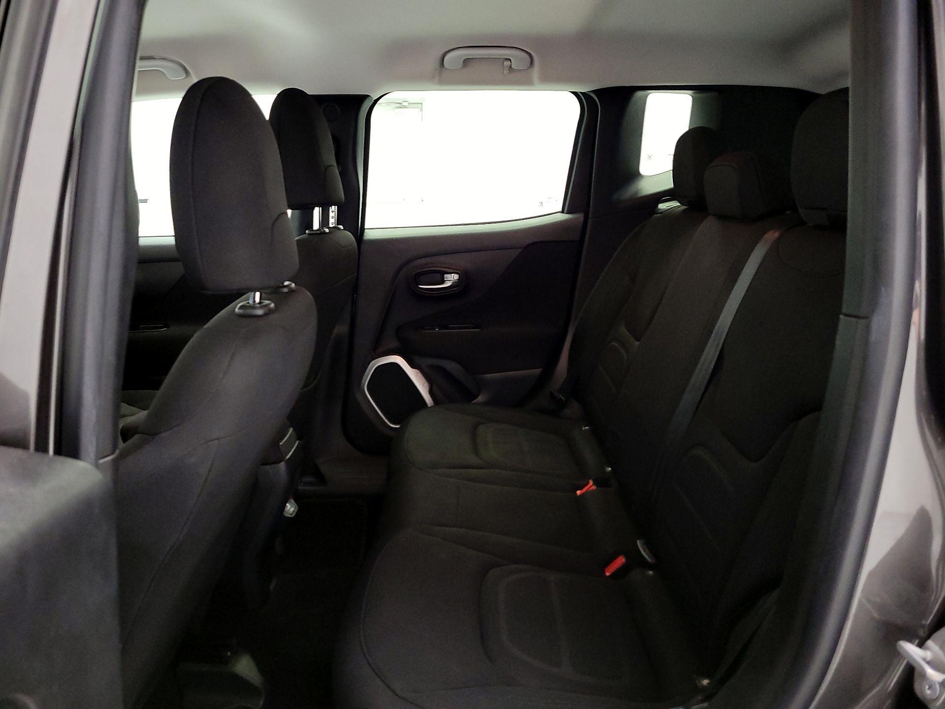 Thumbnail: 2018 Jeep Renegade - 19