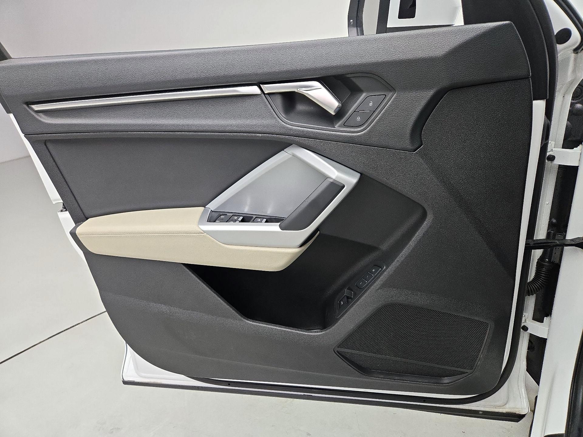 Thumbnail: 2023 Audi Q3 - 12