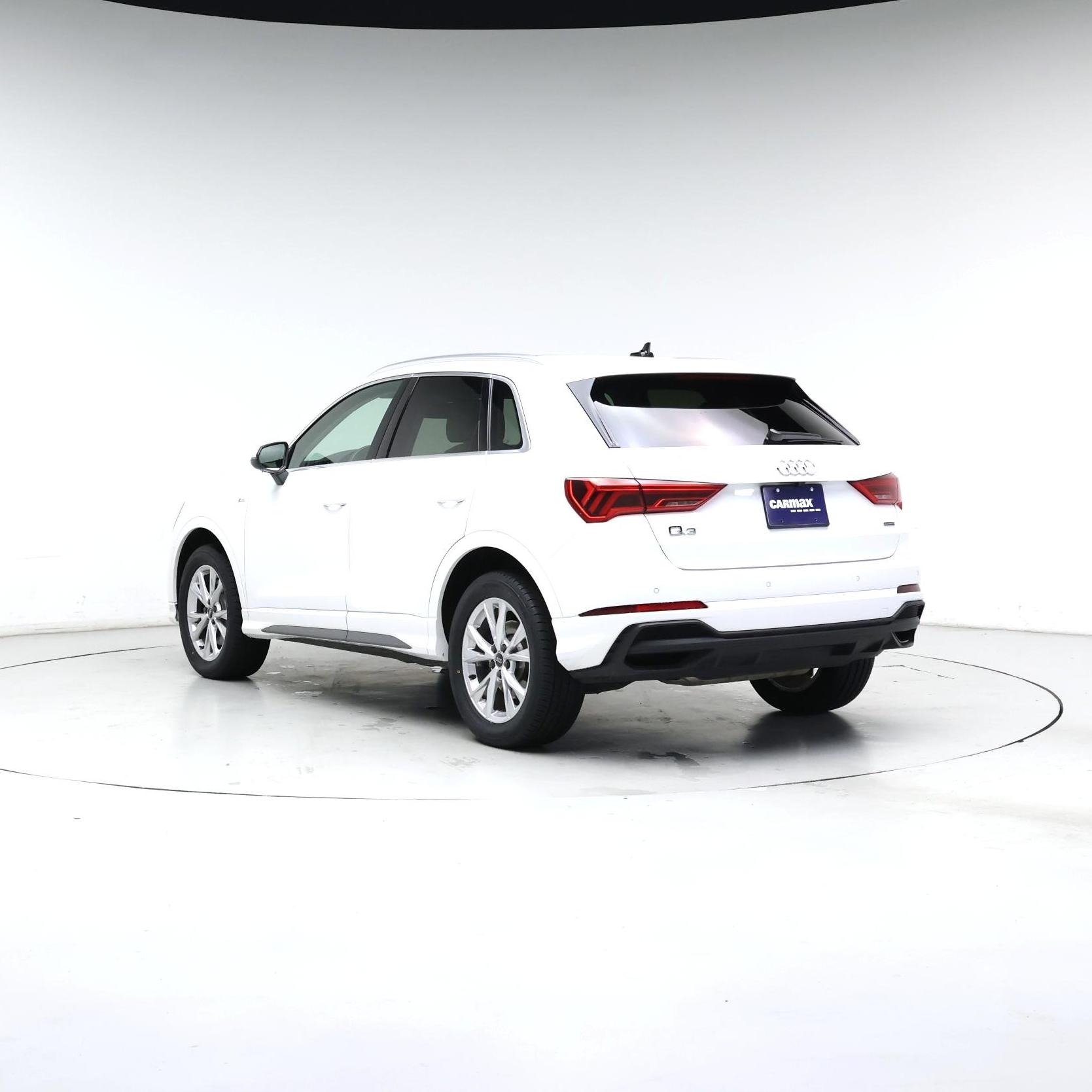 Thumbnail: 2023 Audi Q3 - 2