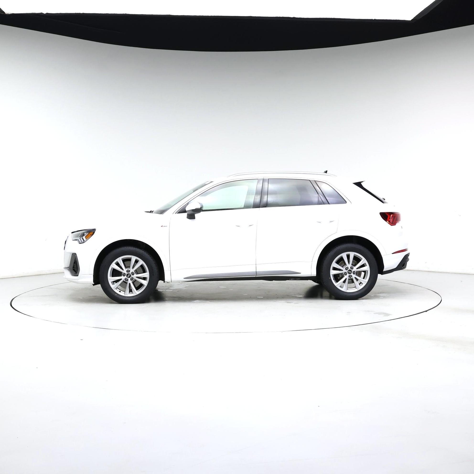 Thumbnail: 2023 Audi Q3 - 3