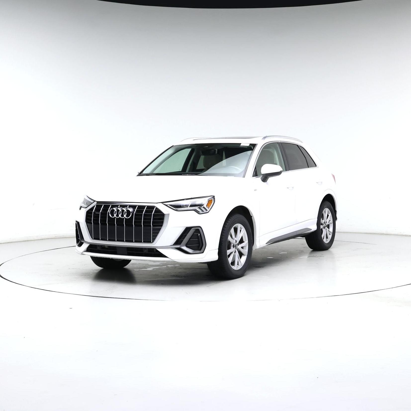 Thumbnail: 2023 Audi Q3 - 4